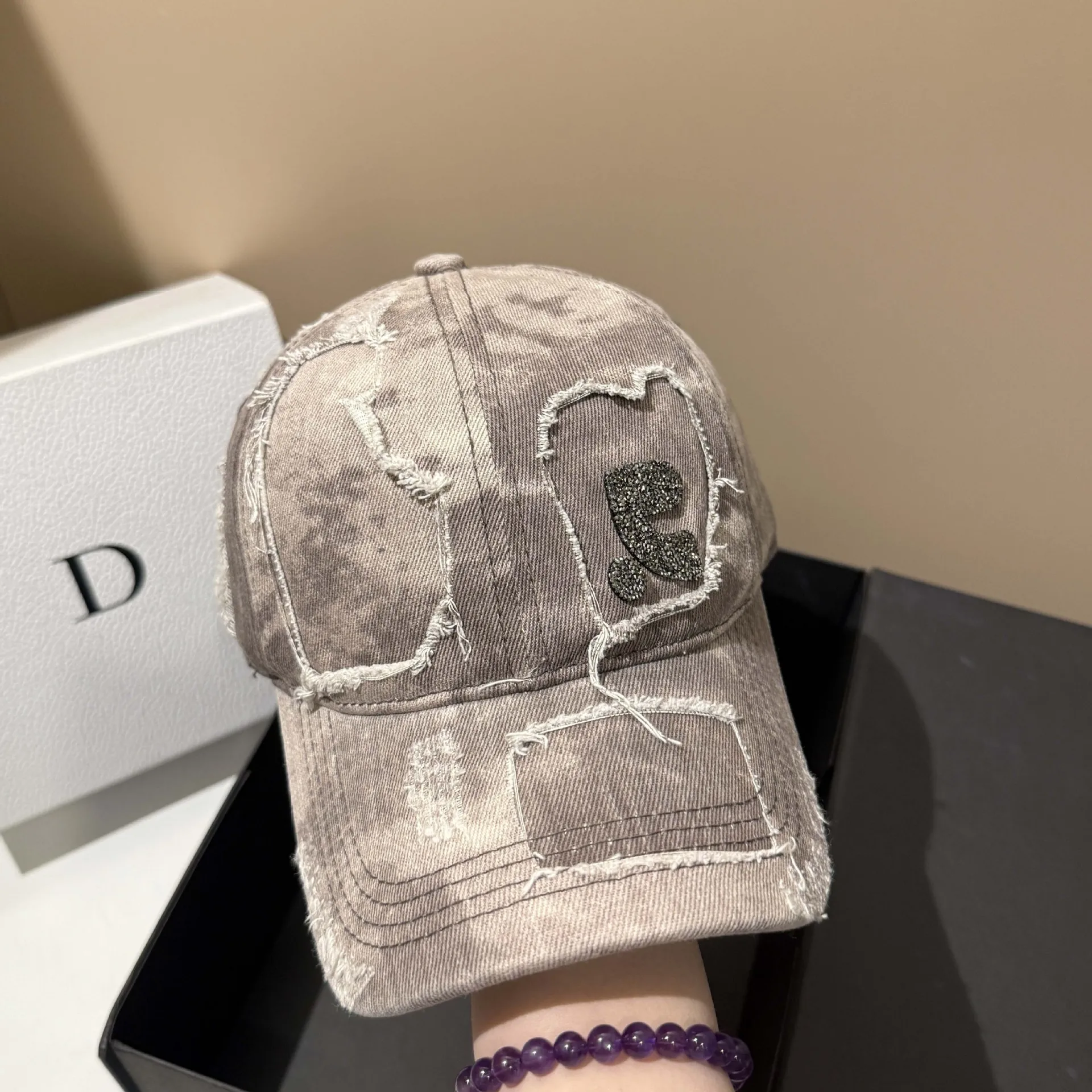 2025 New Vintage Tie Dye Baseball Cap - Distressed Washed Unisex for Men Women, Youthful SS Trendy Sun Hat Couple Streetwear
2025 New Vintage Tie Dye Baseball Cap - Distressed Washed Unisex for Men Women, Youthful SS Trendy Sun Hat Couple Streetwear