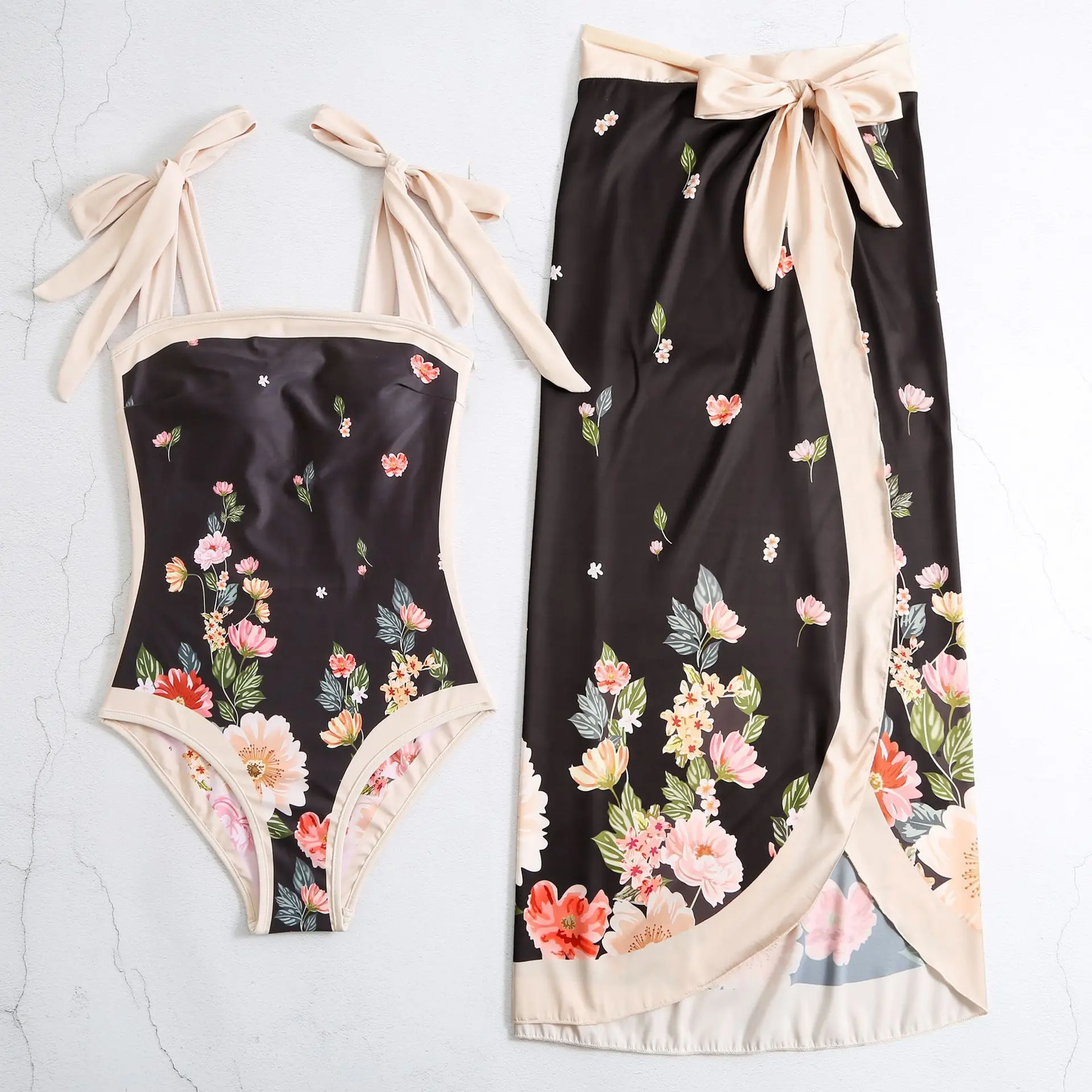 New Double-sided Tube Top One-piece Swimsuit Set with Skirt Fixed Beach Skirt Two-piece Swimsuit
New Double-sided Tube Top One-piece Swimsuit Set with Skirt Fixed Beach Skirt Two-piece Swimsuit