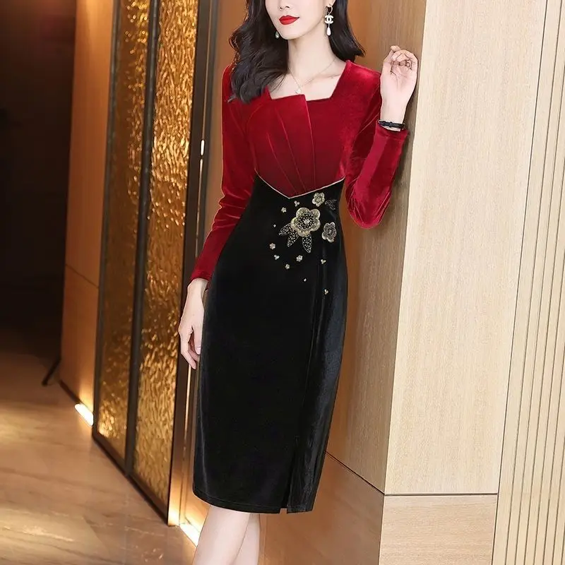 Luxury Elegant Women Chic the Dress Autumn Winter Golden Velvet Slim Long Sleeve Temperament Vintage Party Midi Evening Dresses
Luxury Elegant Women Chic the Dress Autumn Winter Golden Velvet Slim Long Sleeve Temperament Vintage Party Midi Evening Dresses