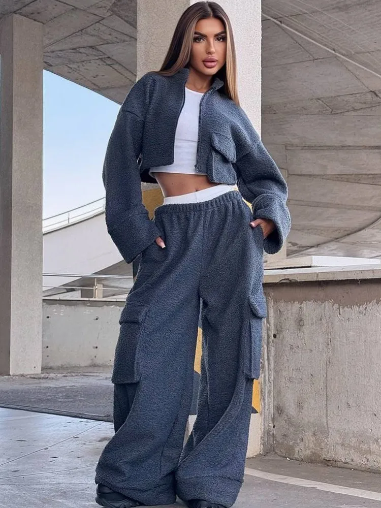 Женские комплекты из 2 предметов, Новое поступление 2025, осенне-зимние одинаковые комплекты, куртка на молнии с длинными рукавами, топ и брюки, костюмы, одежда
Женские комплекты из 2 предметов, Новое поступление 2025, осенне-зимние одинаковые комплекты, куртка на молнии с длинными рукавами, топ и брюки, костюмы, одежда