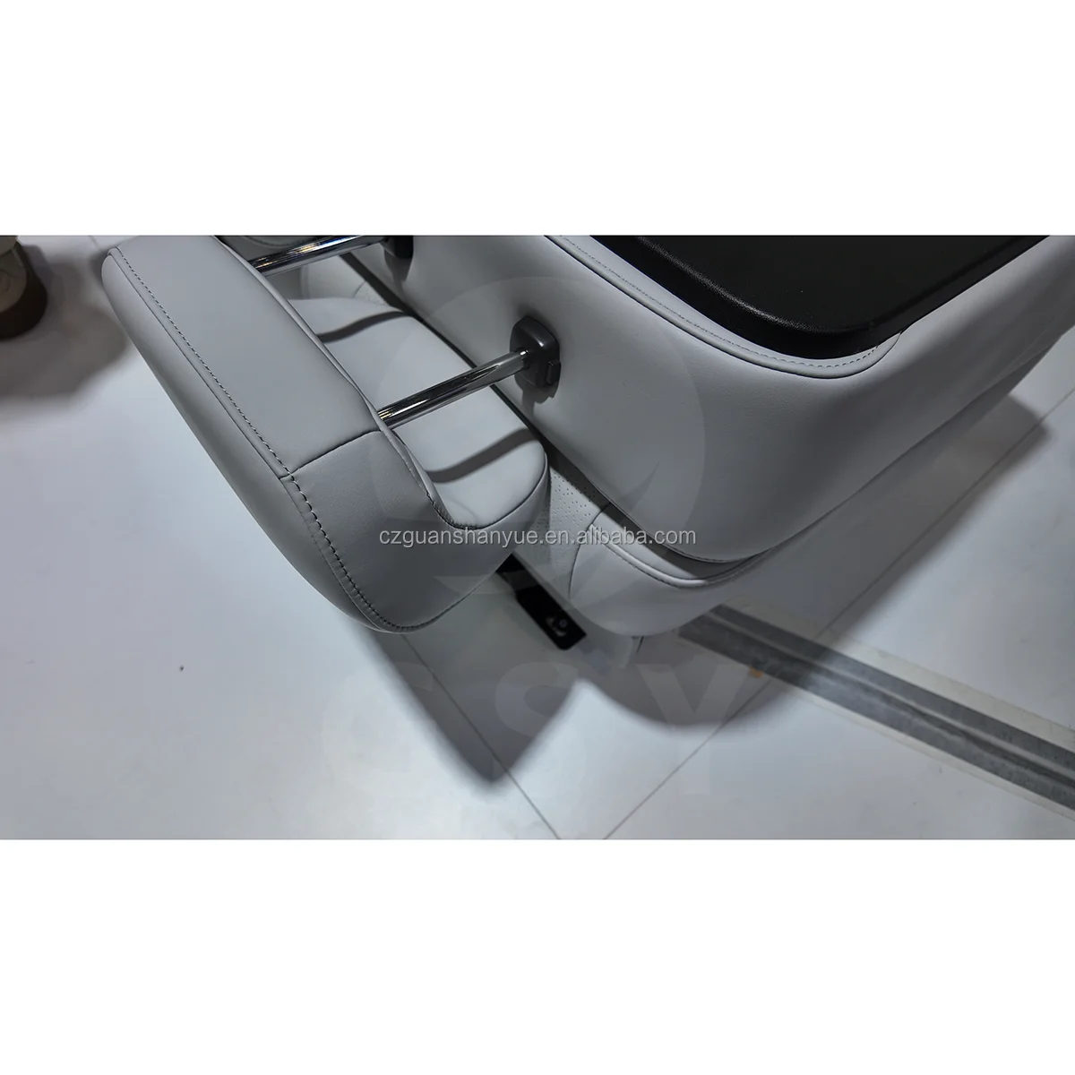 Auto Customized Auto Leather Pucci Passenger Seat Comfortable PU Adjustable Folding Sofa For Caravan RV
Auto Customized Auto Leather Pucci Passenger Seat Comfortable PU Adjustable Folding Sofa For Caravan RV