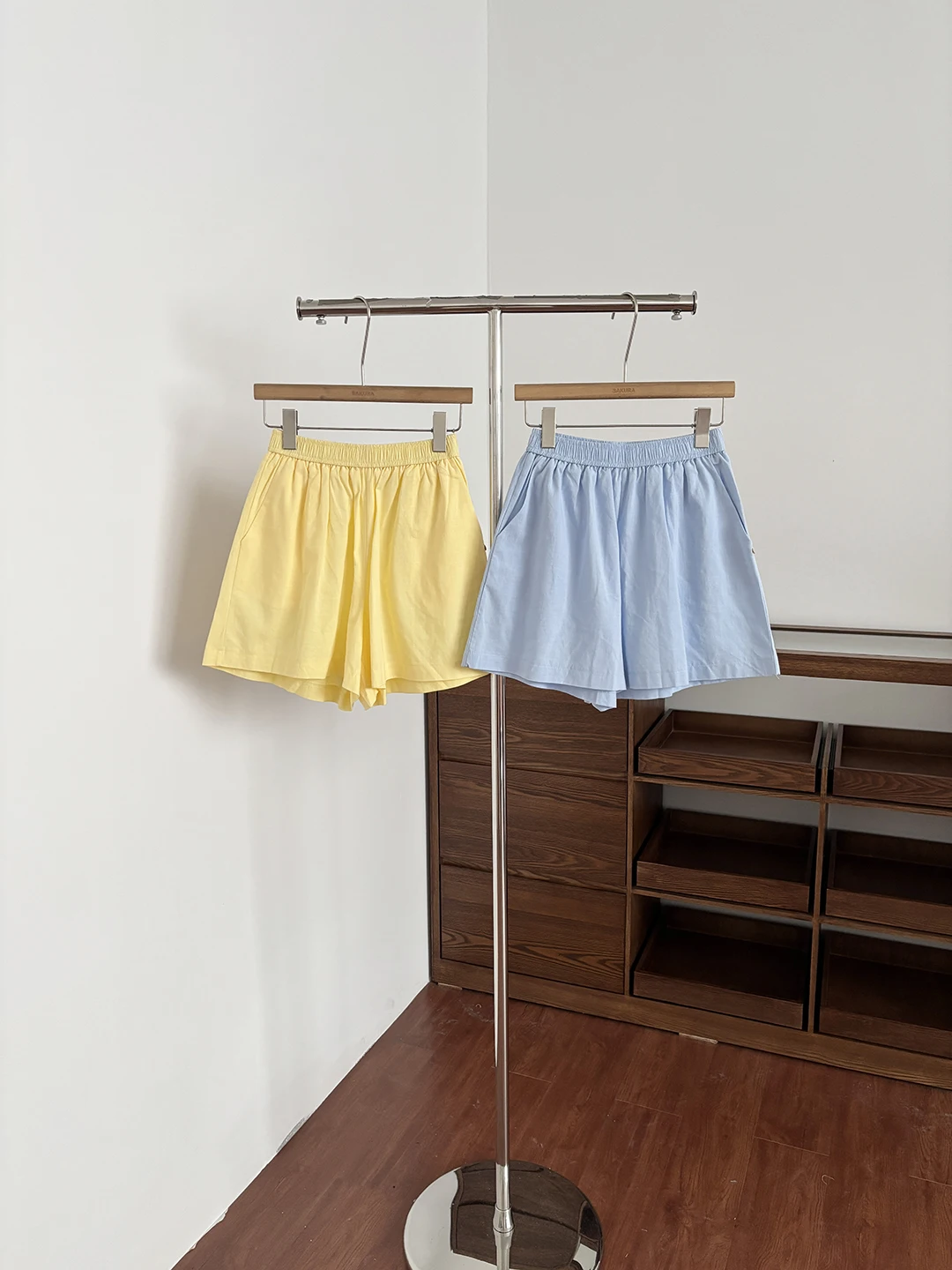 High Waist Wide Leg Short Pants Women's Casual Sports Home Versatile Slimming Elastic Waist Pants Summer 2026 Korean Style
High Waist Wide Leg Short Pants Women's Casual Sports Home Versatile Slimming Elastic Waist Pants Summer 2026 Korean Style