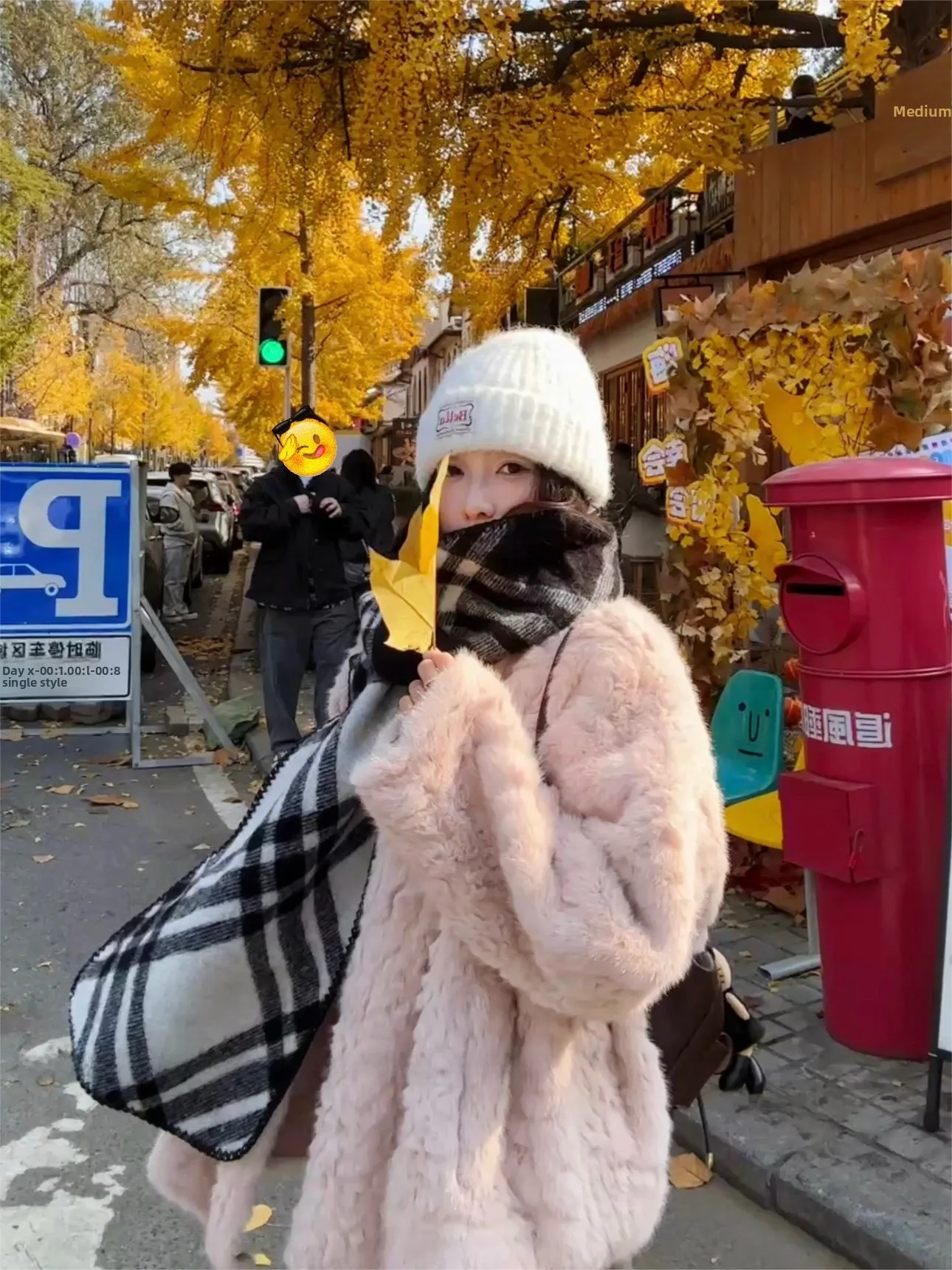 Ele женское меховое пальто из натуральной кожи и меха, экологически чистое зимнее пальто, удобное длинное пальто из полиэстера средней длины
Ele женское меховое пальто из натуральной кожи и меха, экологически чистое зимнее пальто, удобное длинное пальто из полиэстера средней длины
