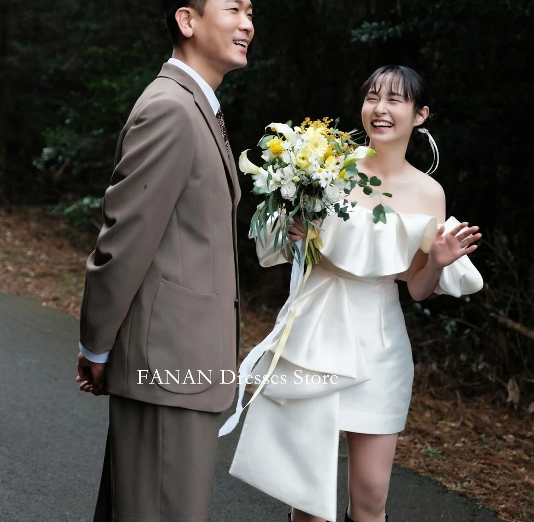 FANAN Strapless Korea Ivory Satin Wedding Dresses 웨딩드레스 A-Line Short Sleeve Mini Custom Made Pretty Bride Gowns Plus Size
FANAN Strapless Korea Ivory Satin Wedding Dresses 웨딩드레스 A-Line Short Sleeve Mini Custom Made Pretty Bride Gowns Plus Size
