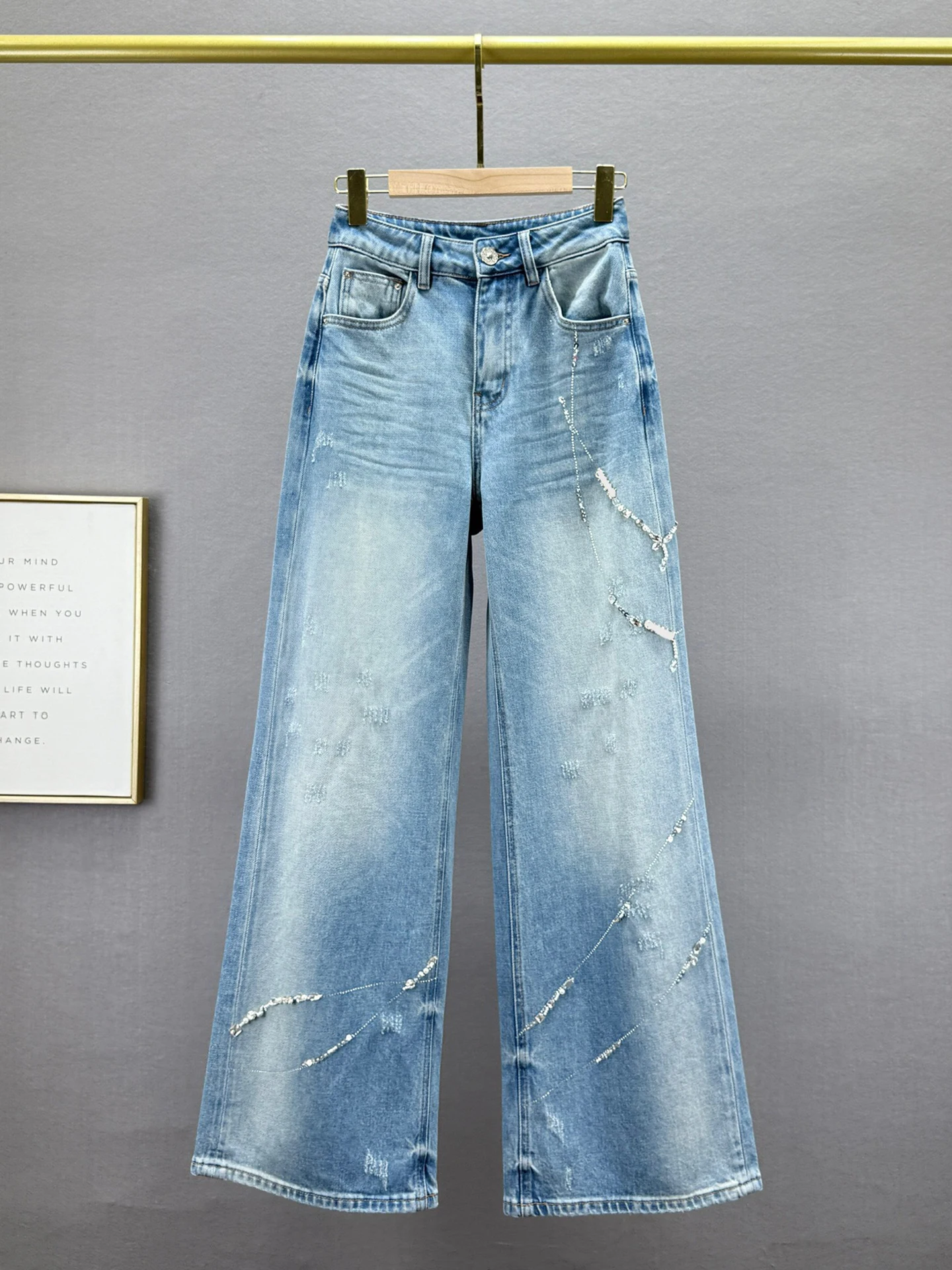 Модные женские джинсы с высокой талией и широкими штанинами, свободные, стройнящие, с бриллиантовой отделкой, в пол, весна 2026, повседневные
Модные женские джинсы с высокой талией и широкими штанинами, свободные, стройнящие, с бриллиантовой отделкой, в пол, весна 2026, повседневные