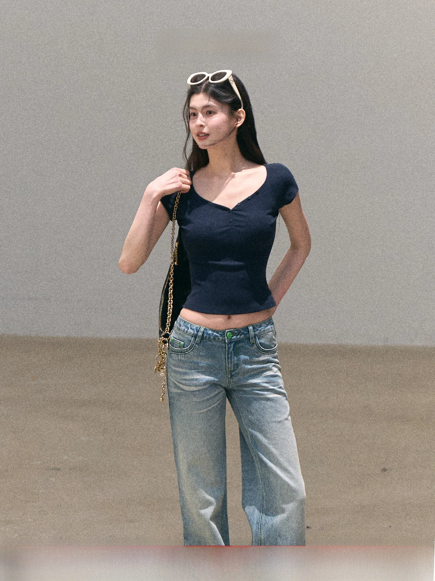 OAKMOO Spring Grass Growth Color Block Washed Low Waist Loose Straight Leg Slimming Jeans Women's Cotton Denim Pants
OAKMOO Spring Grass Growth Color Block Washed Low Waist Loose Straight Leg Slimming Jeans Women's Cotton Denim Pants