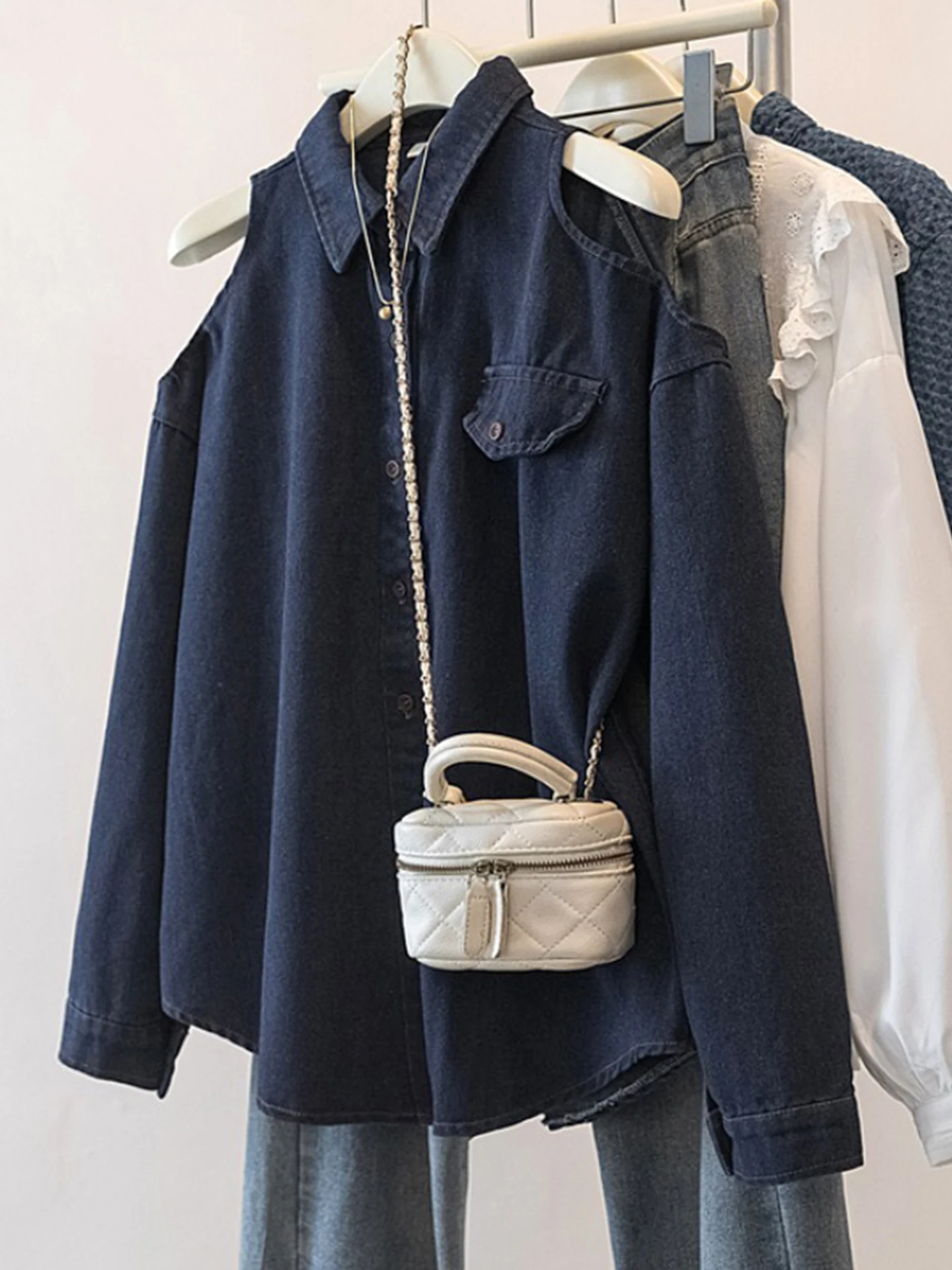 Retro American Hollow out oulder Denim irt Women Early Spring plus Size Casual Design Sense Leisure Top Coat
Retro American Hollow out oulder Denim irt Women Early Spring plus Size Casual Design Sense Leisure Top Coat