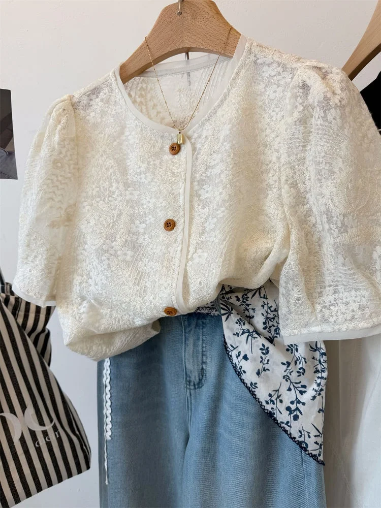 plus Size Lace Bubble Sleeve Single Button Women's Shirt Korean Style Commute Fashion Summer Slimming Short Sleeve Blouse
plus Size Lace Bubble Sleeve Single Button Women's Shirt Korean Style Commute Fashion Summer Slimming Short Sleeve Blouse
