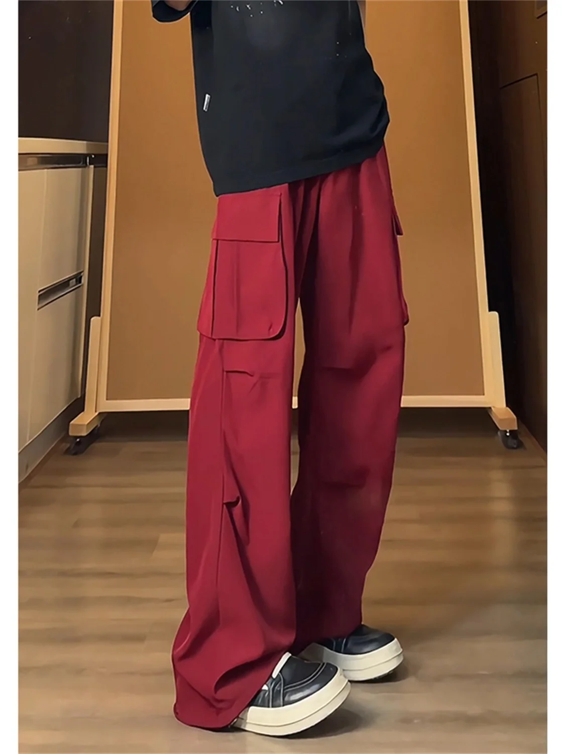 Мужские брюки Qui Dry Work Trousers для весны и лета, тонкие, из ледяного шелка, с множеством карманов, в американском стиле High Street Vibe, расклешенные.
Мужские брюки Qui Dry Work Trousers для весны и лета, тонкие, из ледяного шелка, с множеством карманов, в американском стиле High Street Vibe, расклешенные.