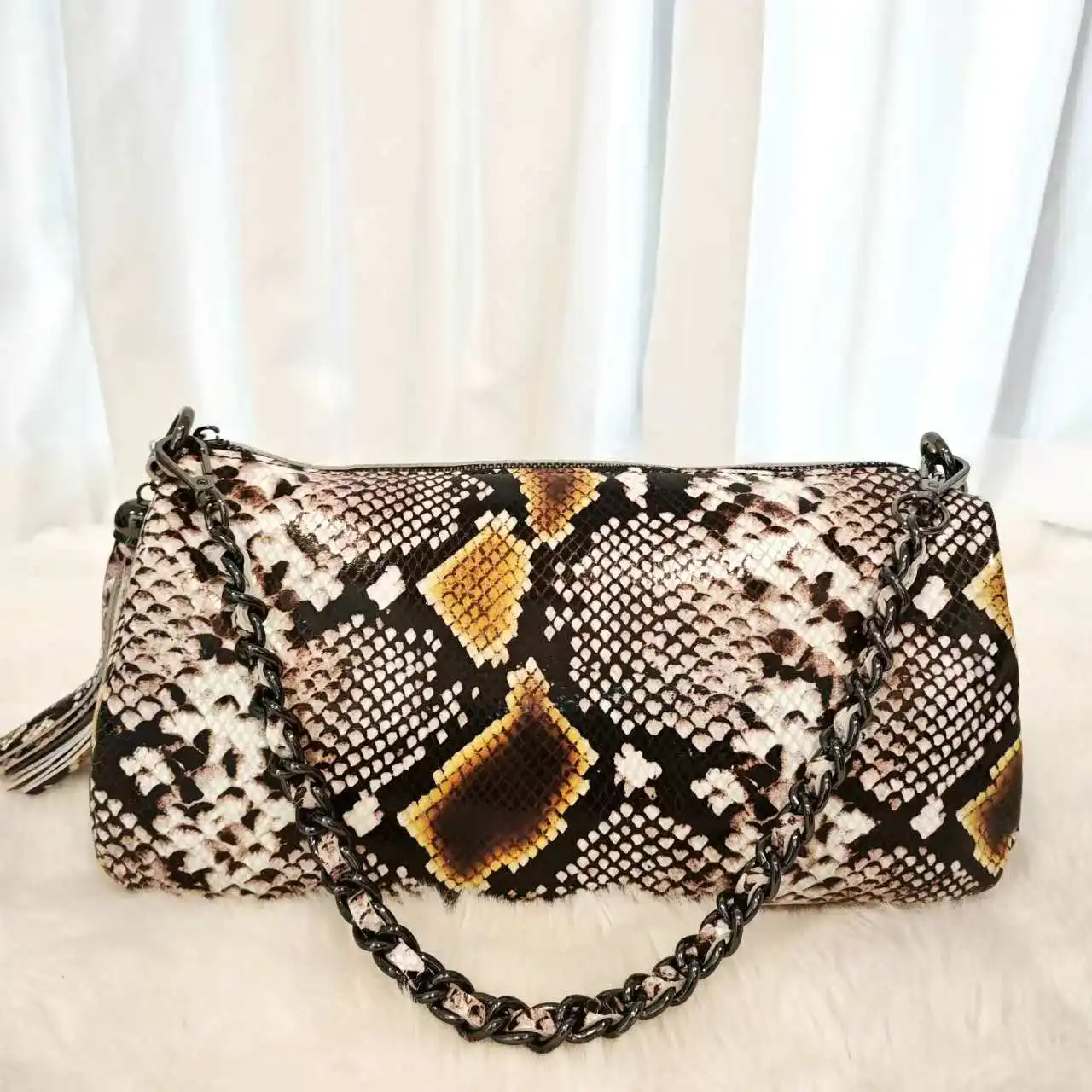 Женская сумка через плечо из натуральной кожи с узором под змеиную кожу, модная сумка с цепочкой, дизайнерская сумка-кроссбоди из натуральной кожи с эффектом боа
Женская сумка через плечо из натуральной кожи с узором под змеиную кожу, модная сумка с цепочкой, дизайнерская сумка-кроссбоди из натуральной кожи с эффектом боа