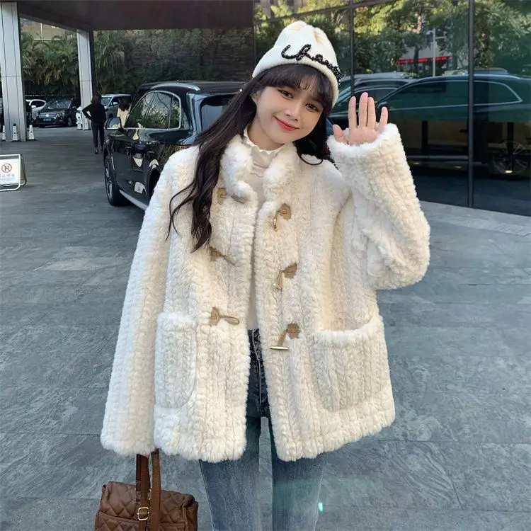 High Quality Women Autumn Warm Knitting Coats Fashion Korean Loose Lambswool Lined Outerwear Winter Single Row Horn Button
High Quality Women Autumn Warm Knitting Coats Fashion Korean Loose Lambswool Lined Outerwear Winter Single Row Horn Button