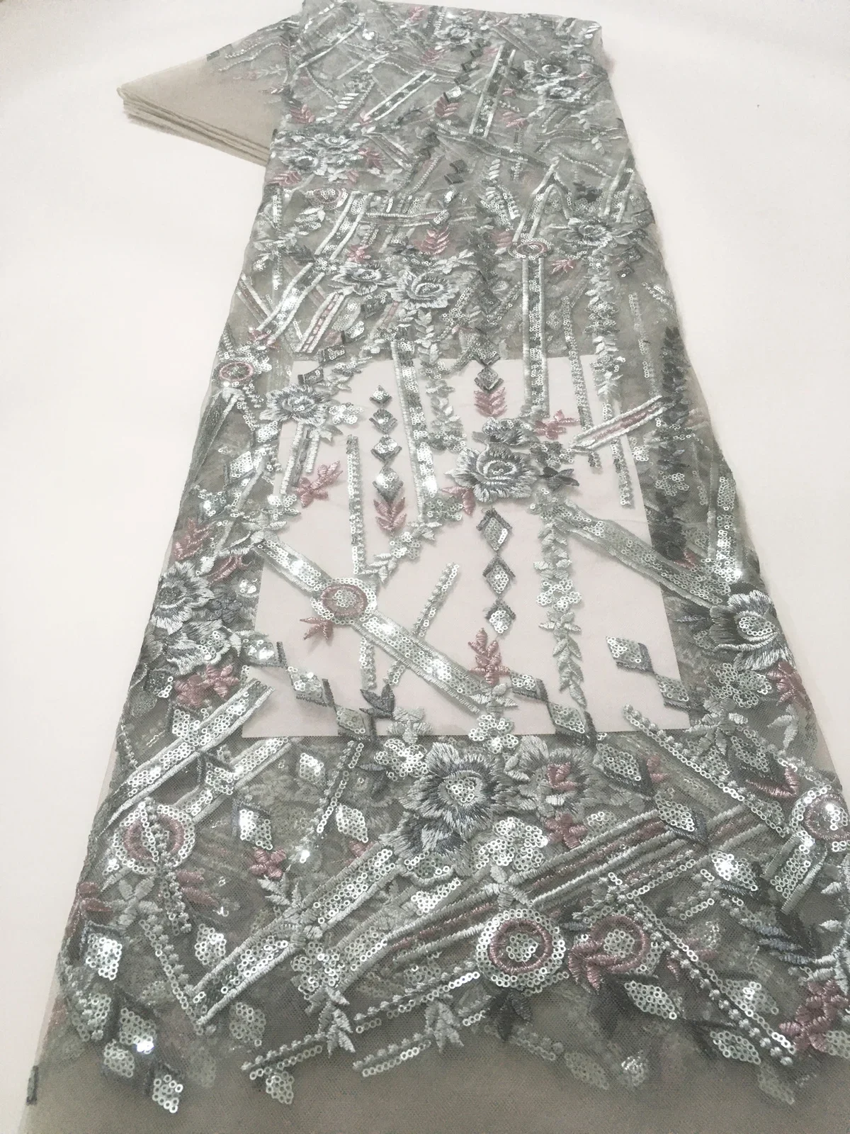 Latest Fashion Sequins French Nigerian Lace Fabric For Party 2025 High Quality African Tulle Lace Fabric For Women Dress LYX07
Latest Fashion Sequins French Nigerian Lace Fabric For Party 2025 High Quality African Tulle Lace Fabric For Women Dress LYX07