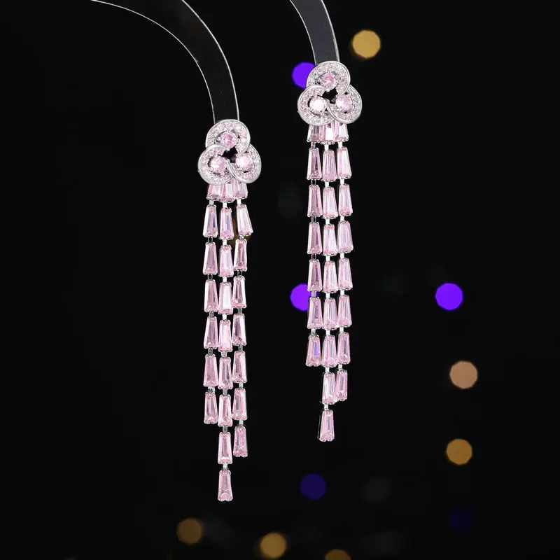 Light Luxury High-End Super Shiny Zircon Inlaid Elegant Long Tassel Face-Slimming Drop Earrings Fashion Ear Jewelry Who
Light Luxury High-End Super Shiny Zircon Inlaid Elegant Long Tassel Face-Slimming Drop Earrings Fashion Ear Jewelry Who