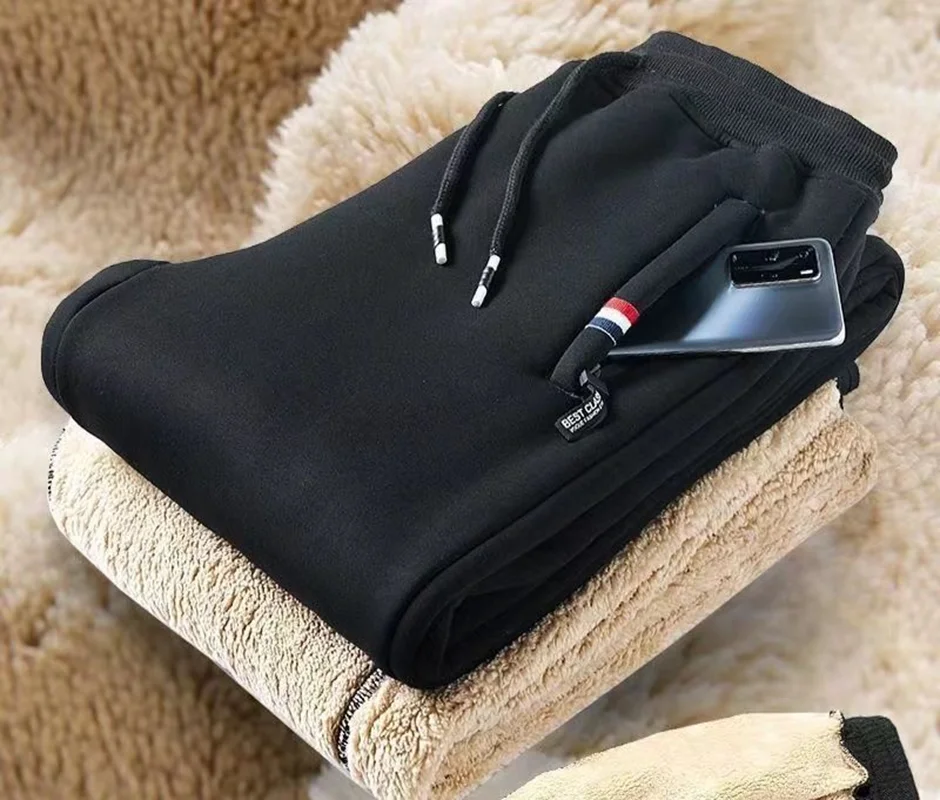 Очень толстые зимние повседневные брюки на флисовой подкладке, прямые брюки на молнии, теплые для молодых и средних мужчин, спортивный стиль из Китая
Очень толстые зимние повседневные брюки на флисовой подкладке, прямые брюки на молнии, теплые для молодых и средних мужчин, спортивный стиль из Китая