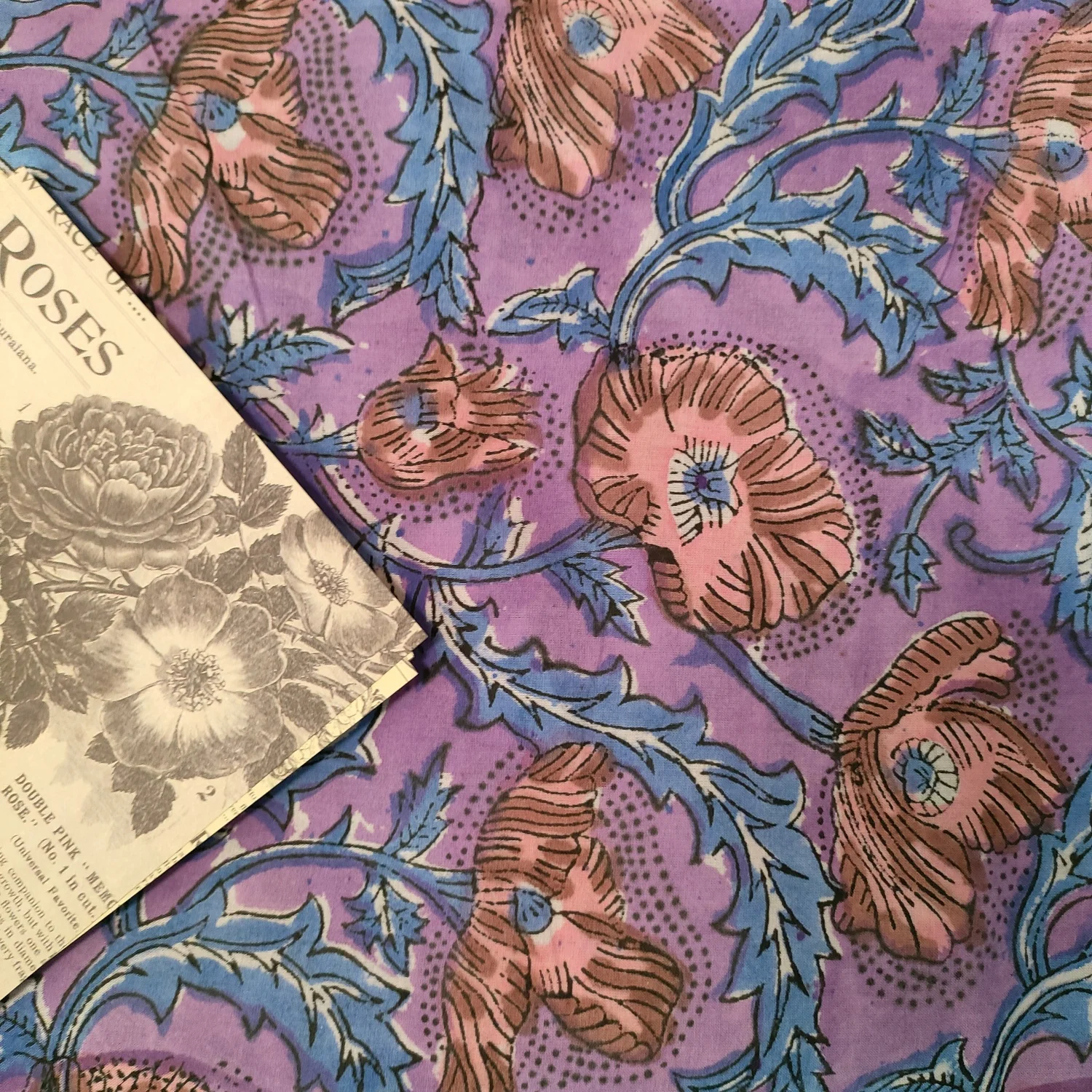 India Handmade block printed Flower Printed Pure Cotton Fabric for Needlework Clothing Dresses Shirts Head Scarf DIY Sewing
India Handmade block printed Flower Printed Pure Cotton Fabric for Needlework Clothing Dresses Shirts Head Scarf DIY Sewing