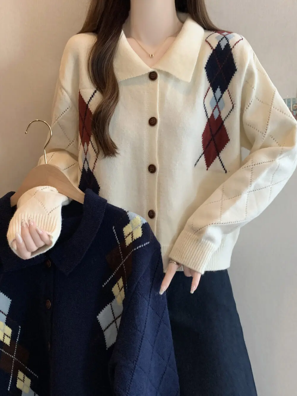 plus Size Knitted Sweater Autumn Winter Vintage College Style Diamond Pattern Long Sleeve Slimming Versatile Design Knitwear Top
plus Size Knitted Sweater Autumn Winter Vintage College Style Diamond Pattern Long Sleeve Slimming Versatile Design Knitwear Top
