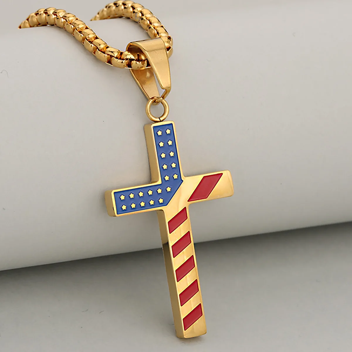 Ожерелье с подвеской в виде креста из нержавеющей стали Faith & Fashion USA Star Stripes для мужчин и женщин, универсальное и выдающееся изделие
Ожерелье с подвеской в виде креста из нержавеющей стали Faith & Fashion USA Star Stripes для мужчин и женщин, универсальное и выдающееся изделие