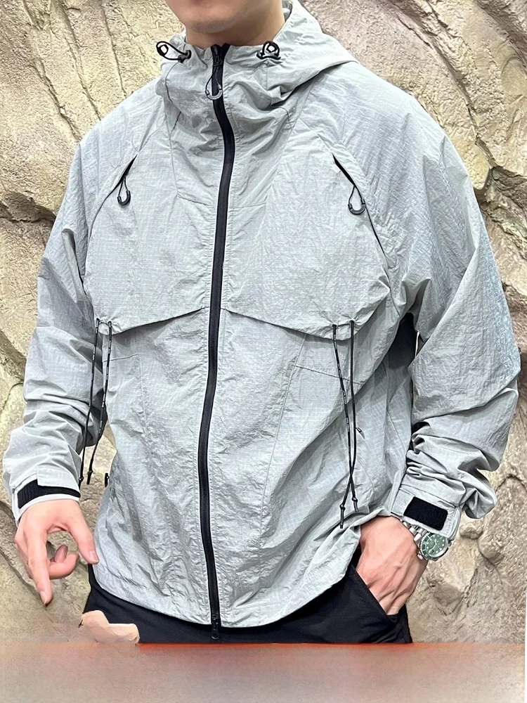 Уличная нейлоновая куртка с капюшоном для пар, тактическое ветрозащитное длинное пальто све, повседневное свободное молодежное осеннее рабочее пальто Sle
Уличная нейлоновая куртка с капюшоном для пар, тактическое ветрозащитное длинное пальто све, повседневное свободное молодежное осеннее рабочее пальто Sle