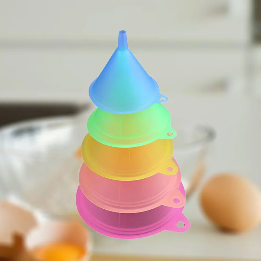 Набор из 5 мини-пластиковых воронок: цветные, герметичные, для розлива эфирных масел, парфюмерии, жидкостей, а также для песочной живописи
Набор из 5 мини-пластиковых воронок: цветные, герметичные, для розлива эфирных масел, парфюмерии, жидкостей, а также для песочной живописи