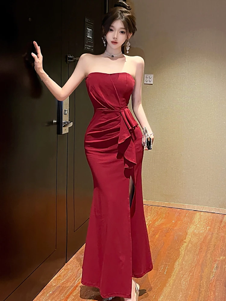 Summer Red Pleated Ruffled Slit Sexy Long Dress Women Elegant Luxury Chest Wrapping Dress 2025 Korean Bodycon Party Night Dress
Summer Red Pleated Ruffled Slit Sexy Long Dress Women Elegant Luxury Chest Wrapping Dress 2025 Korean Bodycon Party Night Dress