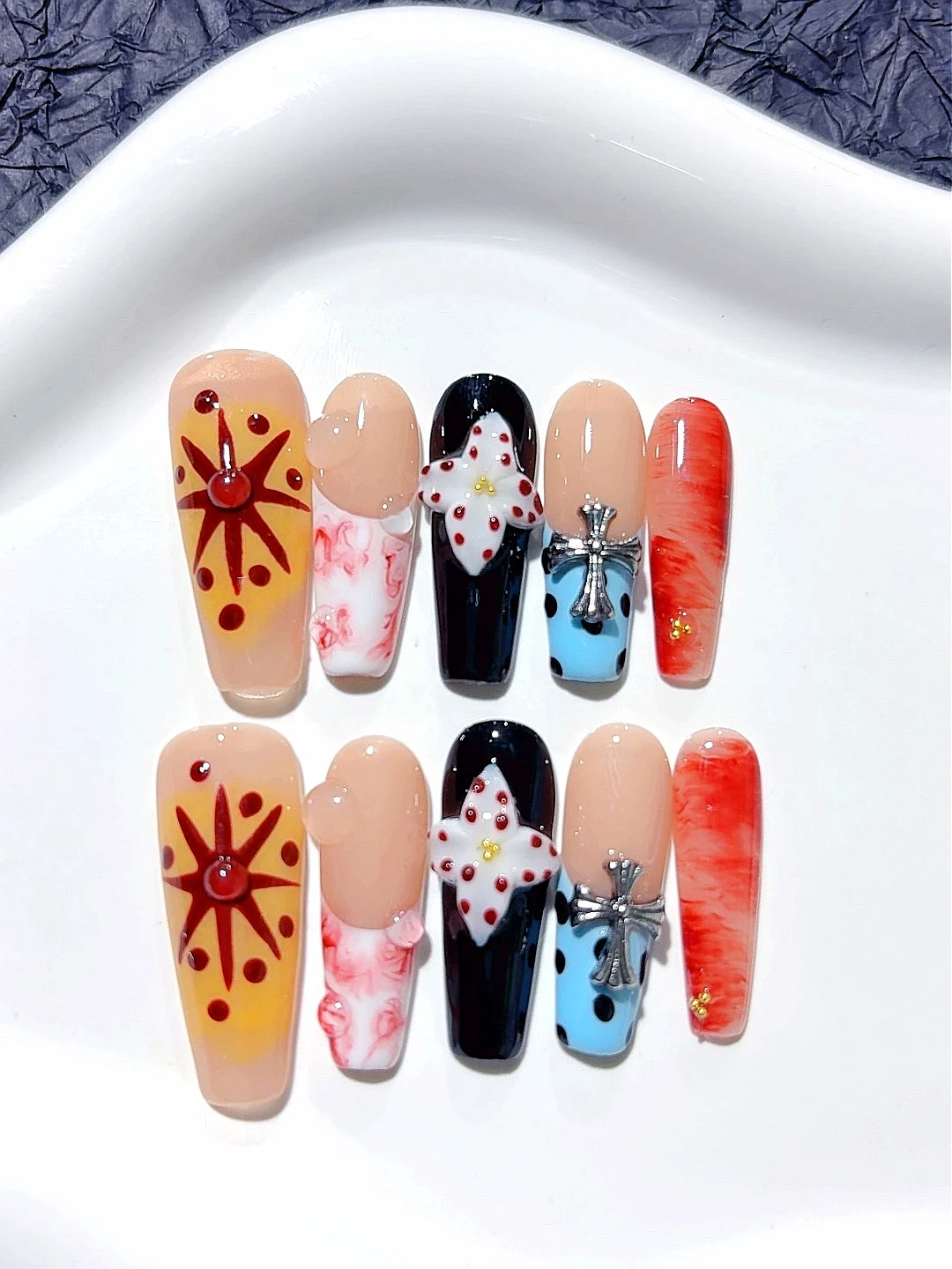 Mid-Length Trapezoidal Gradient French Three-Dimensional Floral Fashion Nail Art (D301)
Mid-Length Trapezoidal Gradient French Three-Dimensional Floral Fashion Nail Art (D301)