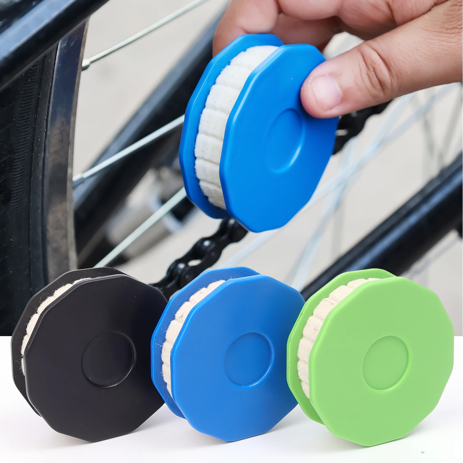 Bicycle Chain Oiling Tool Lubrication Maintainer Chain Oil Roller Cleaner Bicycle Maintenance Tools Portable Riding Accessories
Bicycle Chain Oiling Tool Lubrication Maintainer Chain Oil Roller Cleaner Bicycle Maintenance Tools Portable Riding Accessories
