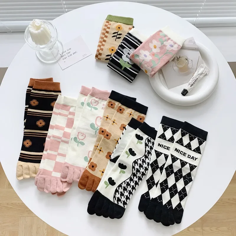 Cotton Boot Women Women Autumn And Winter Five Finger Socks Pure Cotton Toe Socks Print Winter Warm Socks Christmas Gift
Cotton Boot Women Women Autumn And Winter Five Finger Socks Pure Cotton Toe Socks Print Winter Warm Socks Christmas Gift