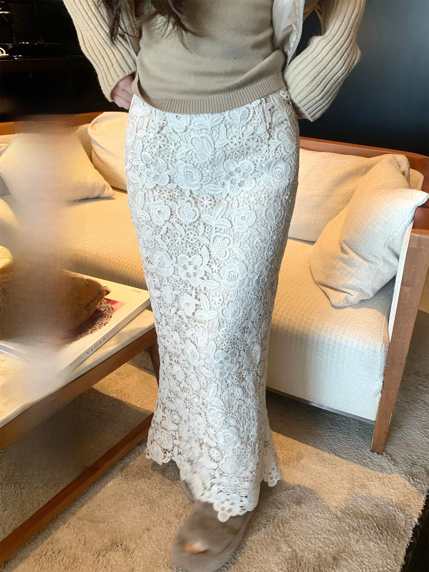 Зимняя юбка-русалка Ele с объемной вышивкой и кружевным декором, корейский стиль, высокая талия, А-силуэт, длинная юбка для женщин
Зимняя юбка-русалка Ele с объемной вышивкой и кружевным декором, корейский стиль, высокая талия, А-силуэт, длинная юбка для женщин