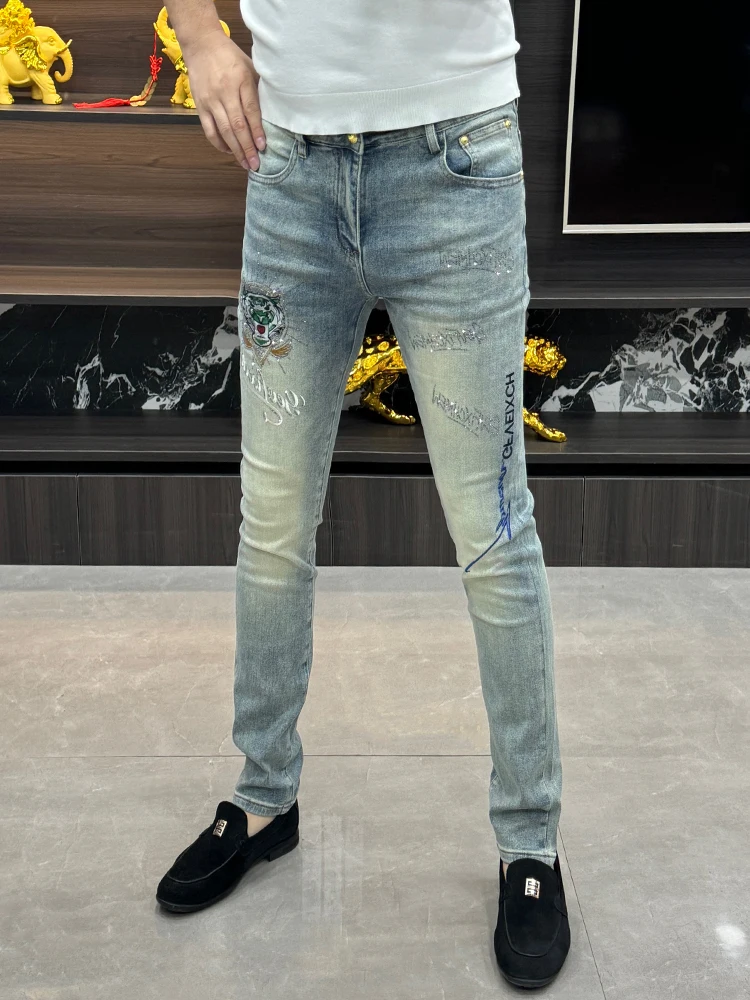 Fashionable Embroidered Slim Fit Jeans Men's Lightweight Summer Youth Chic Design Light Colored Small Foot Pants Long Trousers
Fashionable Embroidered Slim Fit Jeans Men's Lightweight Summer Youth Chic Design Light Colored Small Foot Pants Long Trousers