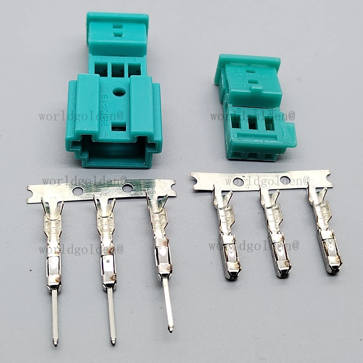 1-1718346-1/1355600-9 Комплект 3-контактных автомобильных разъемов с клеммами для универсальных автомобилей
1-1718346-1/1355600-9 Комплект 3-контактных автомобильных разъемов с клеммами для универсальных автомобилей