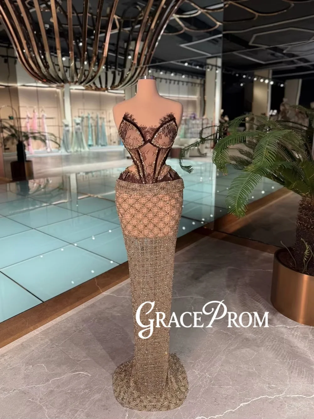 Потрясающее вечернее платье с иллюзией и кристаллами, сексуальное прямое длинное платье без рукавов для свадебной вечеринки, роскошные платья для выпускного вечера по индивидуальному заказу
Потрясающее вечернее платье с иллюзией и кристаллами, сексуальное прямое длинное платье без рукавов для свадебной вечеринки, роскошные платья для выпускного вечера по индивидуальному заказу