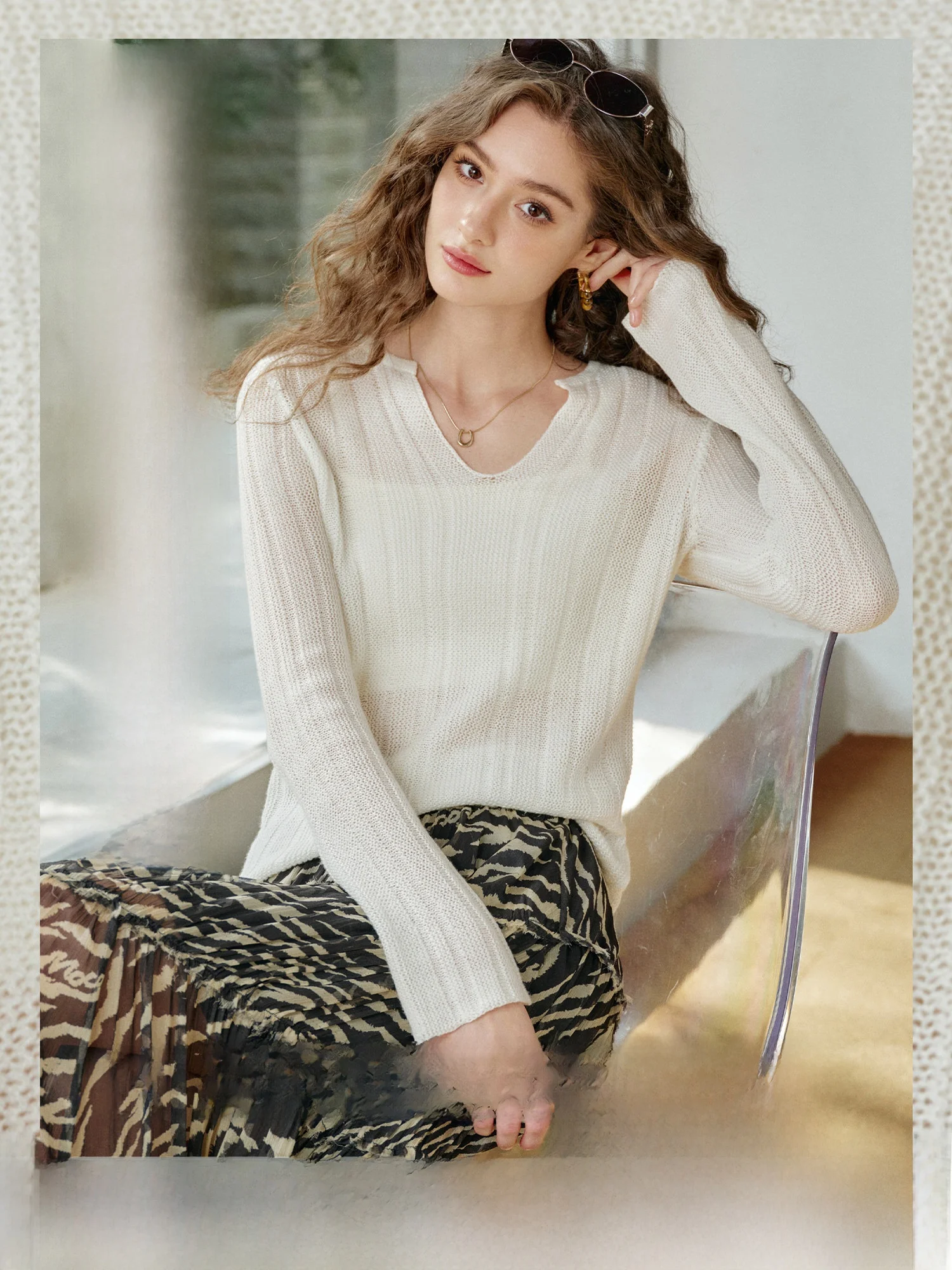 NAGUAGU Pumpkin Valley Slim Fit Knitted 32 Wool Yarn Scissors Collar Vertical Stripe Women's Top V-ne Long Sve Regular Fit
NAGUAGU Pumpkin Valley Slim Fit Knitted 32 Wool Yarn Scissors Collar Vertical Stripe Women's Top V-ne Long Sve Regular Fit