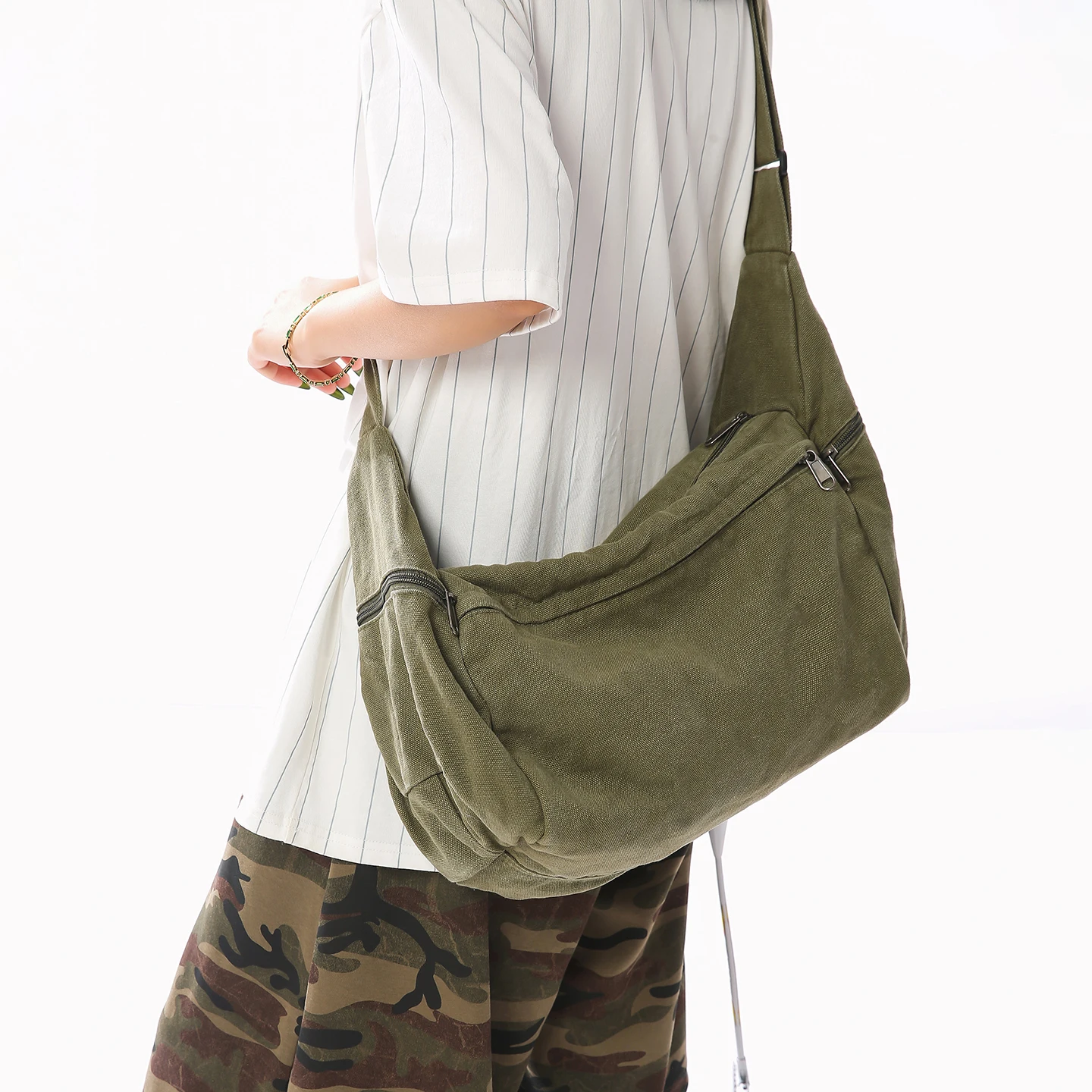 Solid Black Shoulder Bag Canvas Crossbody Bags 100% Cotton Hobos Korea Style Cloth Messenger Package Leisure Or Travel Bag
Solid Black Shoulder Bag Canvas Crossbody Bags 100% Cotton Hobos Korea Style Cloth Messenger Package Leisure Or Travel Bag