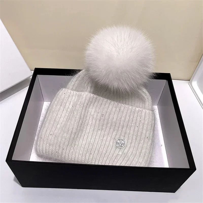 Real fox Fur Pom Poms Ball Skullies Beanies Keep Warm Winter Hat for Women Girls Wool Hat Outdoor Knitted Cap Thick Female Cap
Real fox Fur Pom Poms Ball Skullies Beanies Keep Warm Winter Hat for Women Girls Wool Hat Outdoor Knitted Cap Thick Female Cap