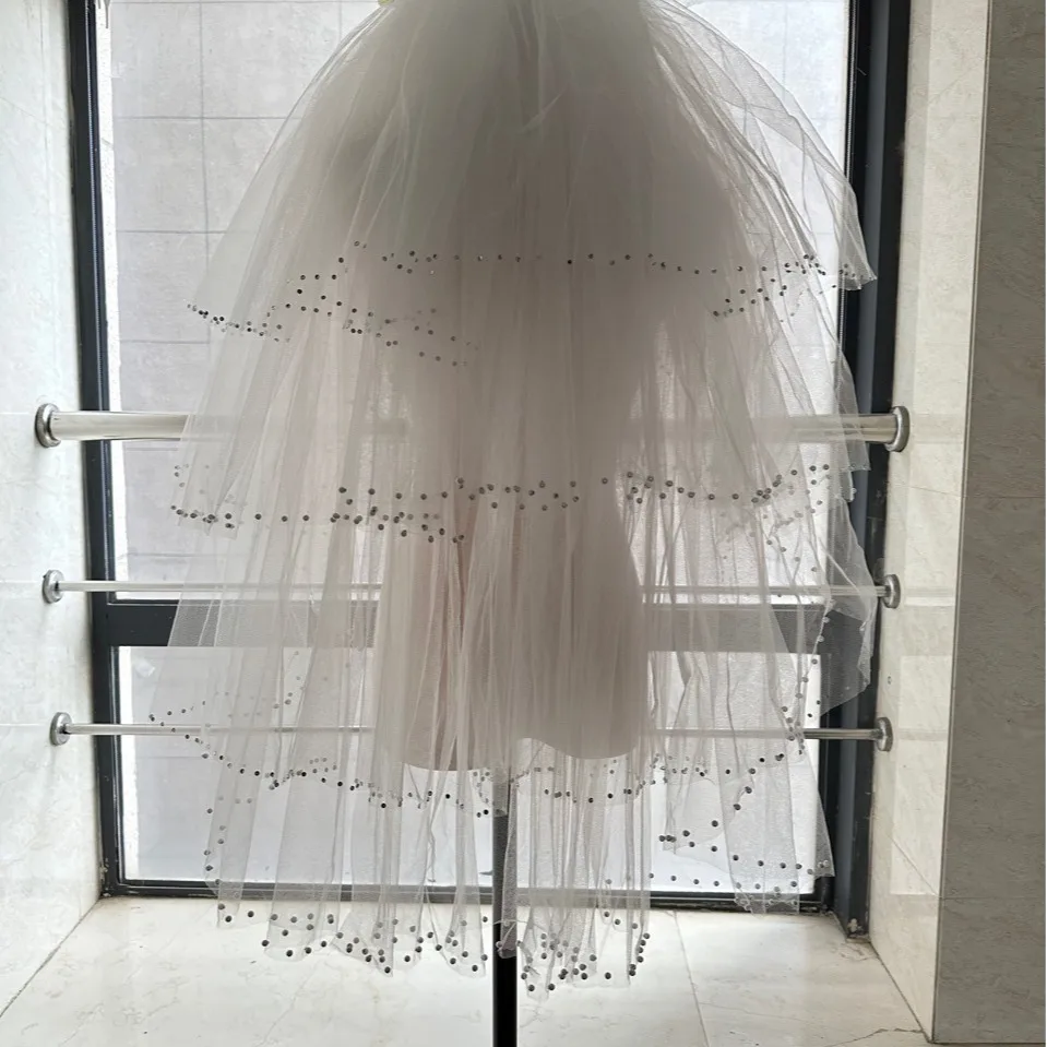 New Arrival Wedding Veils 4 Layers Shoulder Lengt Prom Bride Bridal Party Veil Accessories Mariage фата свадебная
New Arrival Wedding Veils 4 Layers Shoulder Lengt Prom Bride Bridal Party Veil Accessories Mariage фата свадебная