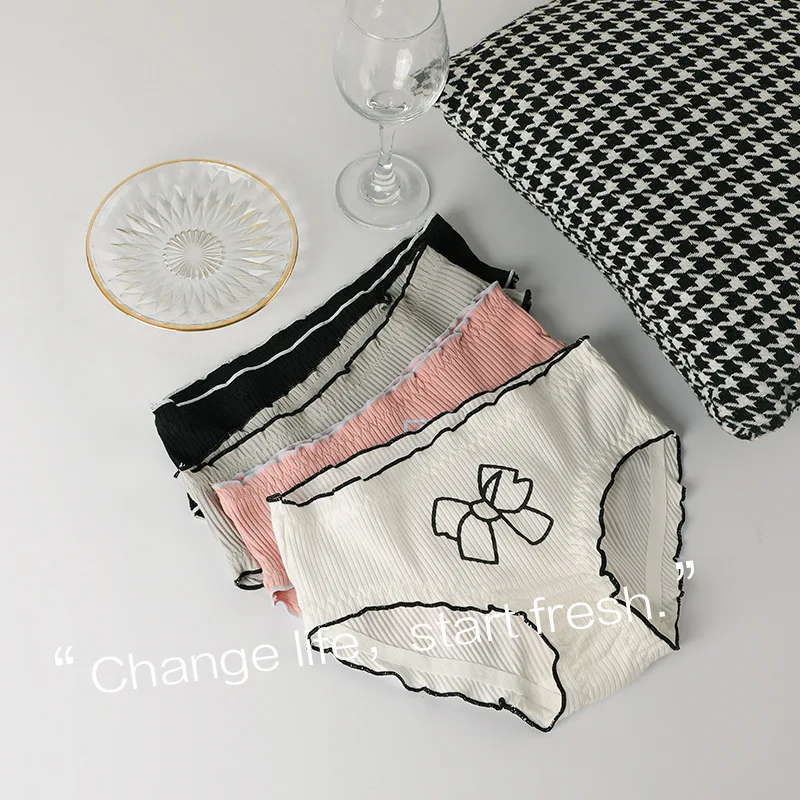 Solid Color White Butterfly Combed Cotton 'S Underwear Women'S Soft Glutinous Simple Mid Waist Classic Briefs Elastic
Solid Color White Butterfly Combed Cotton 'S Underwear Women'S Soft Glutinous Simple Mid Waist Classic Briefs Elastic