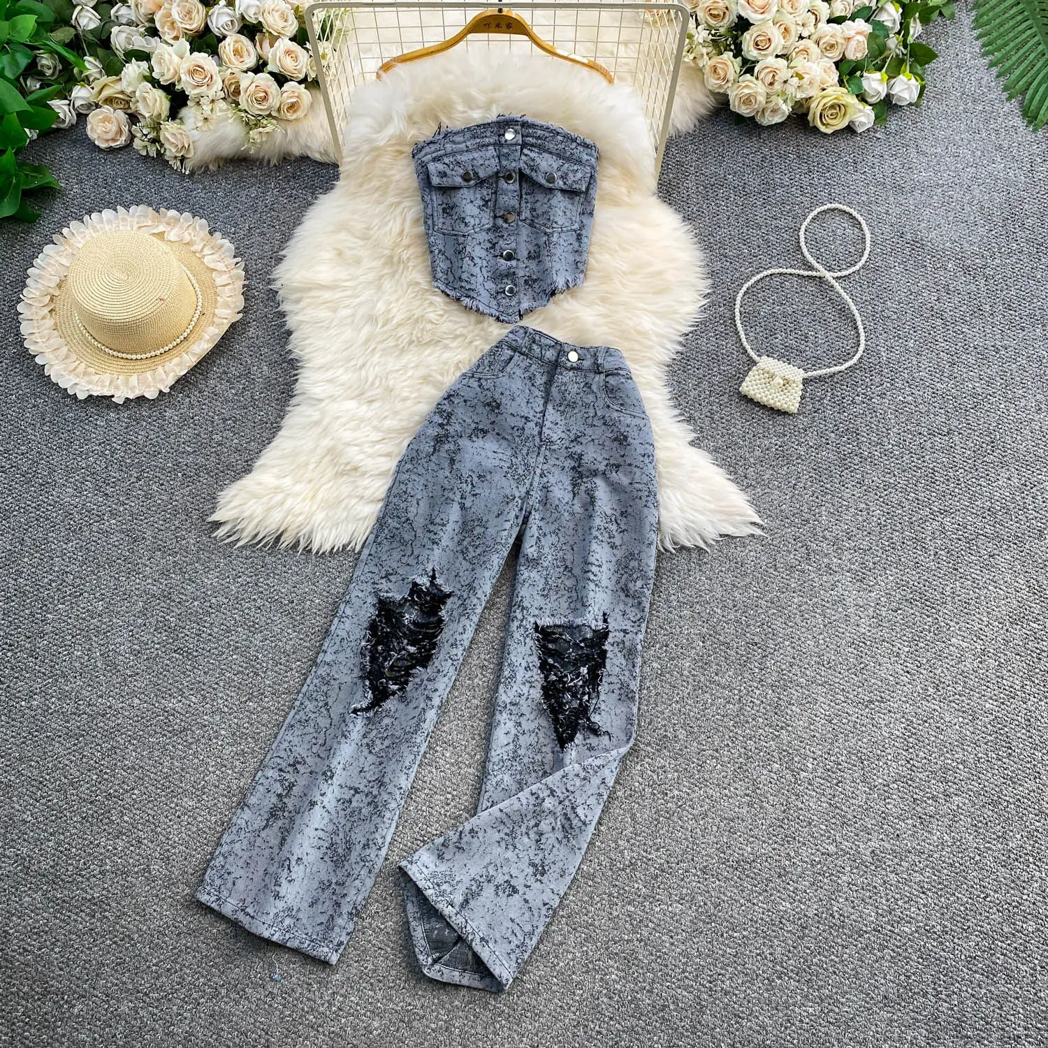 Denim two piece sets woman Vintage Y2K Hot Girl Printed Tube Top High Waist Wide Leg Jeans Women's 2-piece Outfits
Denim two piece sets woman Vintage Y2K Hot Girl Printed Tube Top High Waist Wide Leg Jeans Women's 2-piece Outfits