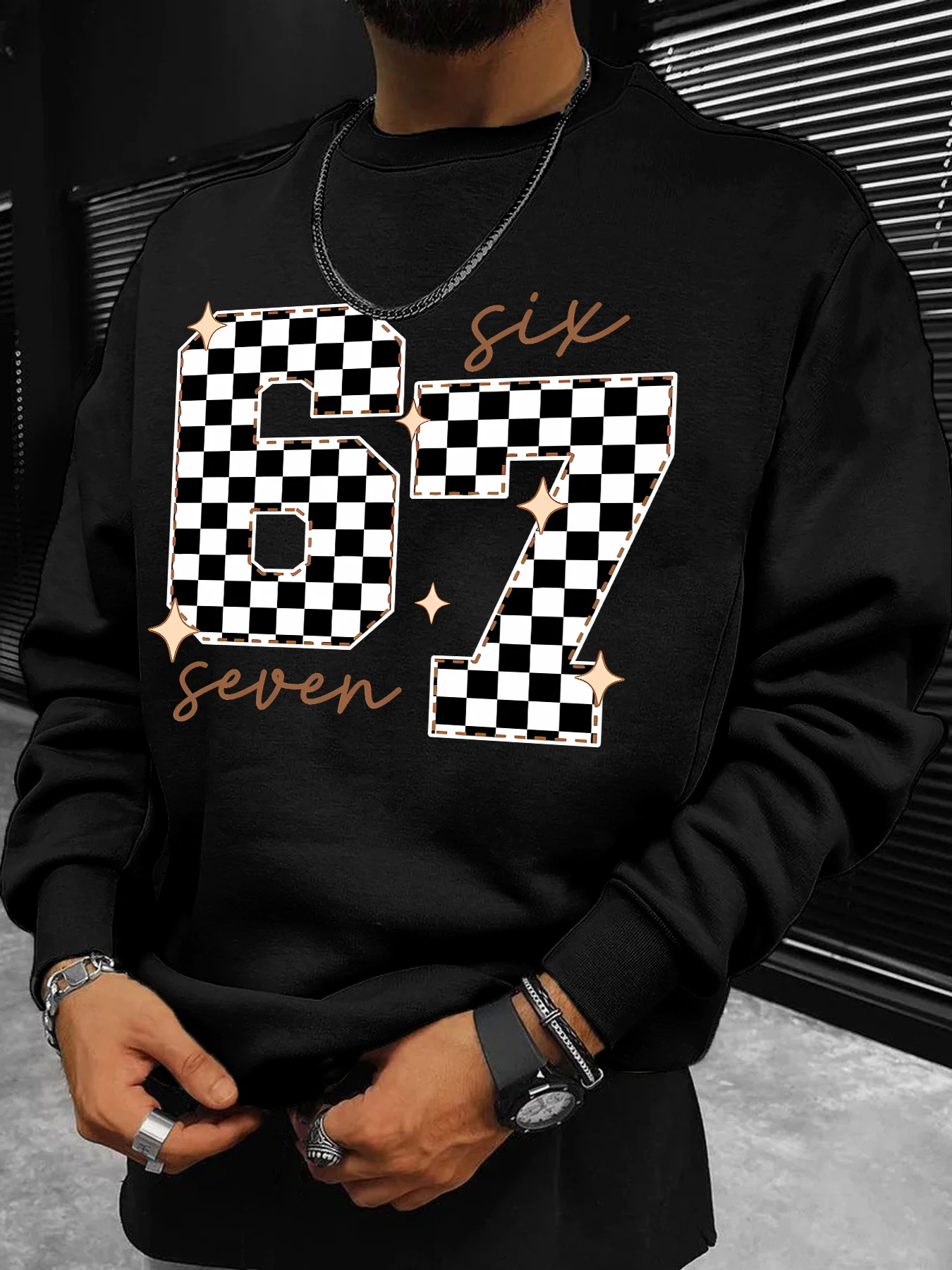 Men's sweatshirt, number 67, black and white checkered pattern, daily wear for racing enthusiasts, trendy item autumn and winter
Men's sweatshirt, number 67, black and white checkered pattern, daily wear for racing enthusiasts, trendy item autumn and winter