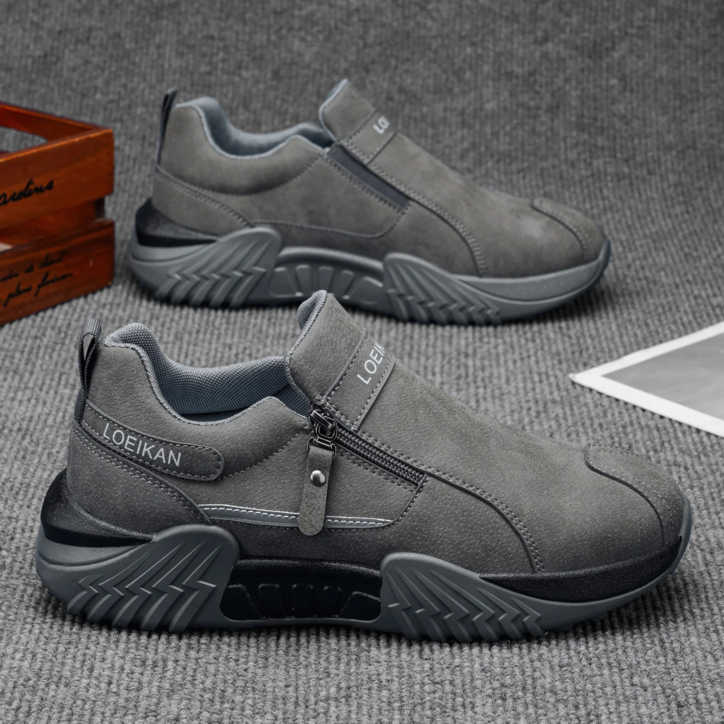 High-top men's versatile and comfortable hiking boots, outdoor fashion trendy thick-soled casual sports shoes
High-top men's versatile and comfortable hiking boots, outdoor fashion trendy thick-soled casual sports shoes