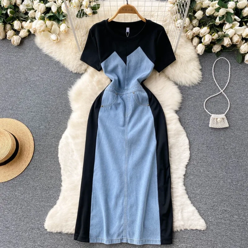 This Summer Women's Dress Unique and Beautiful Featuring Cool Elegant Contrasting Color Denim Patchwork Dress with Cinched Waist
This Summer Women's Dress Unique and Beautiful Featuring Cool Elegant Contrasting Color Denim Patchwork Dress with Cinched Waist