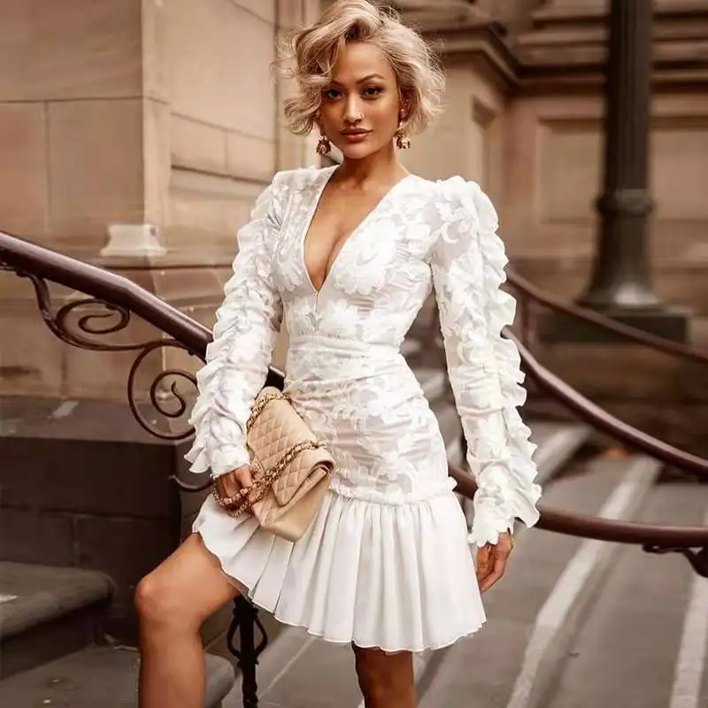 2025 Summer European and American New Women's Embroidery Elegant Dress Sexy Lace Deep V-neck Skirt
2025 Summer European and American New Women's Embroidery Elegant Dress Sexy Lace Deep V-neck Skirt