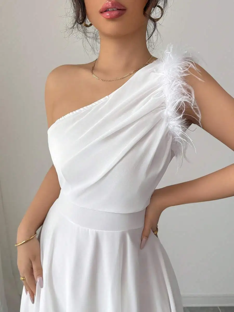 Ethereal White Asymmetric One Shoulder Feather Detail Dress Wedding Guest Dress
Ethereal White Asymmetric One Shoulder Feather Detail Dress Wedding Guest Dress