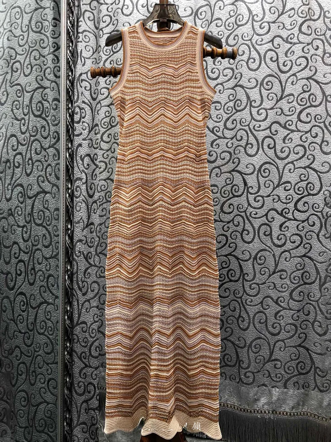 Milan Small Town Long Knitted Vest Dress Women's Slim Fit Sleeveless Wave Stripe Design mid Waist A-Line Skirt Dress
Milan Small Town Long Knitted Vest Dress Women's Slim Fit Sleeveless Wave Stripe Design mid Waist A-Line Skirt Dress