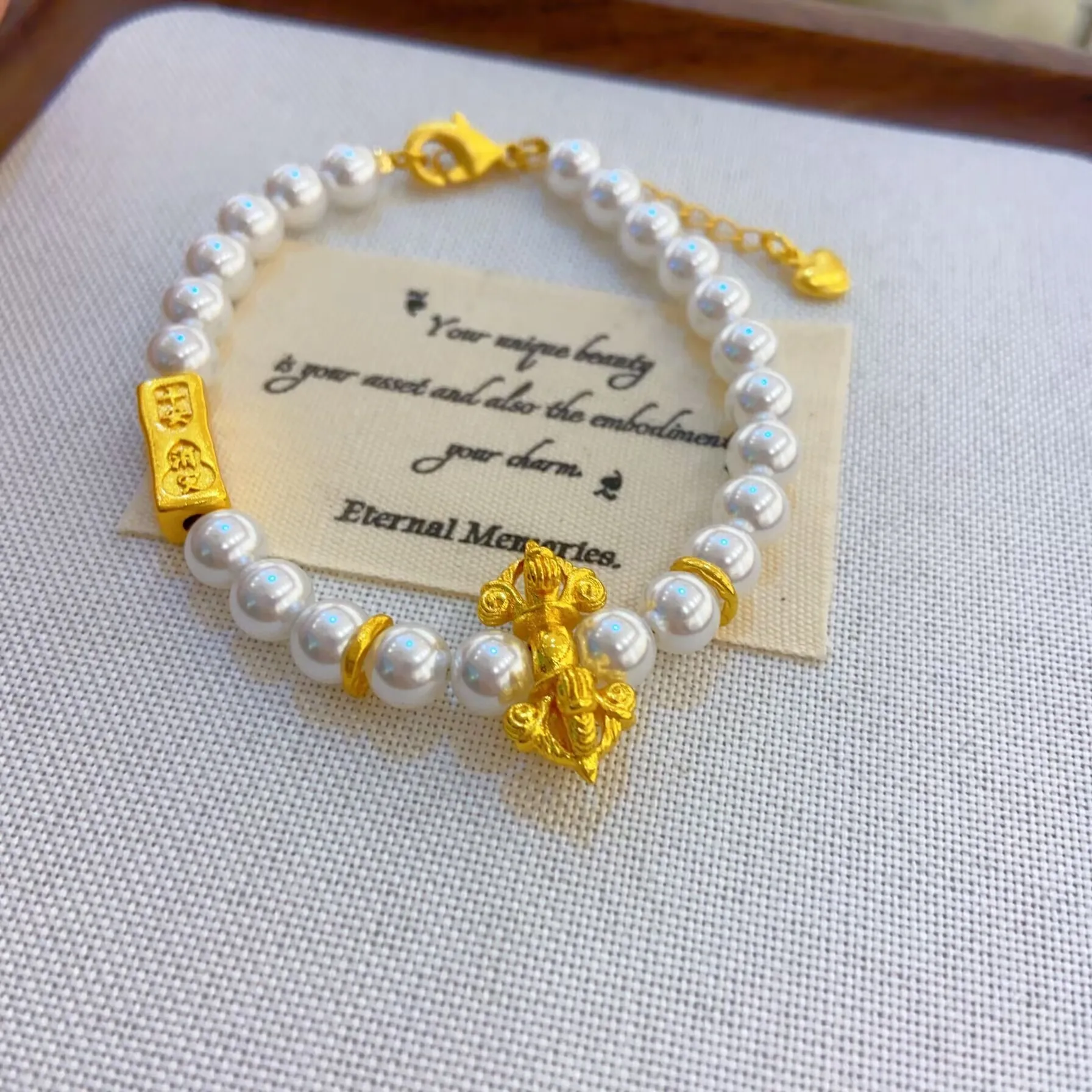 Plated Genuine Strong Preservation Ancient Sand Gold Pearl Diamond Pestle Bracelet With Luxurious And Exquisite Feel Girls Gift
Plated Genuine Strong Preservation Ancient Sand Gold Pearl Diamond Pestle Bracelet With Luxurious And Exquisite Feel Girls Gift