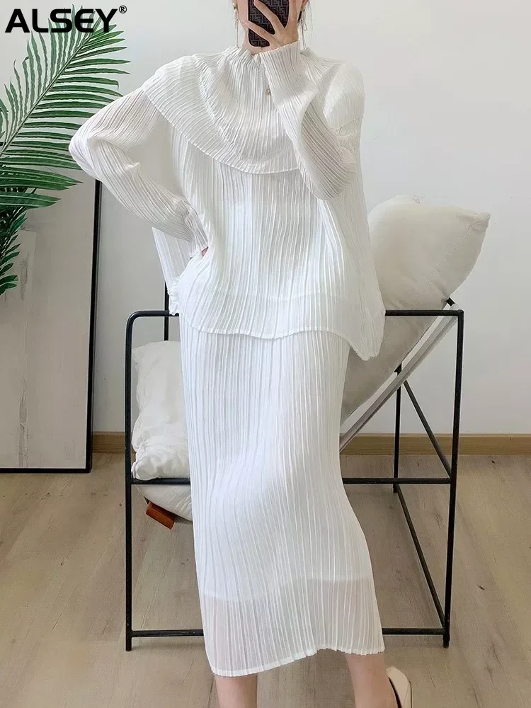 Модный плиссированный комплект ALSEY Miyake из двух предметов, Зимний новый женский однотонный двухслойный Свободный Топ с круглым вырезом и юбка с эластичным поясом
Модный плиссированный комплект ALSEY Miyake из двух предметов, Зимний новый женский однотонный двухслойный Свободный Топ с круглым вырезом и юбка с эластичным поясом