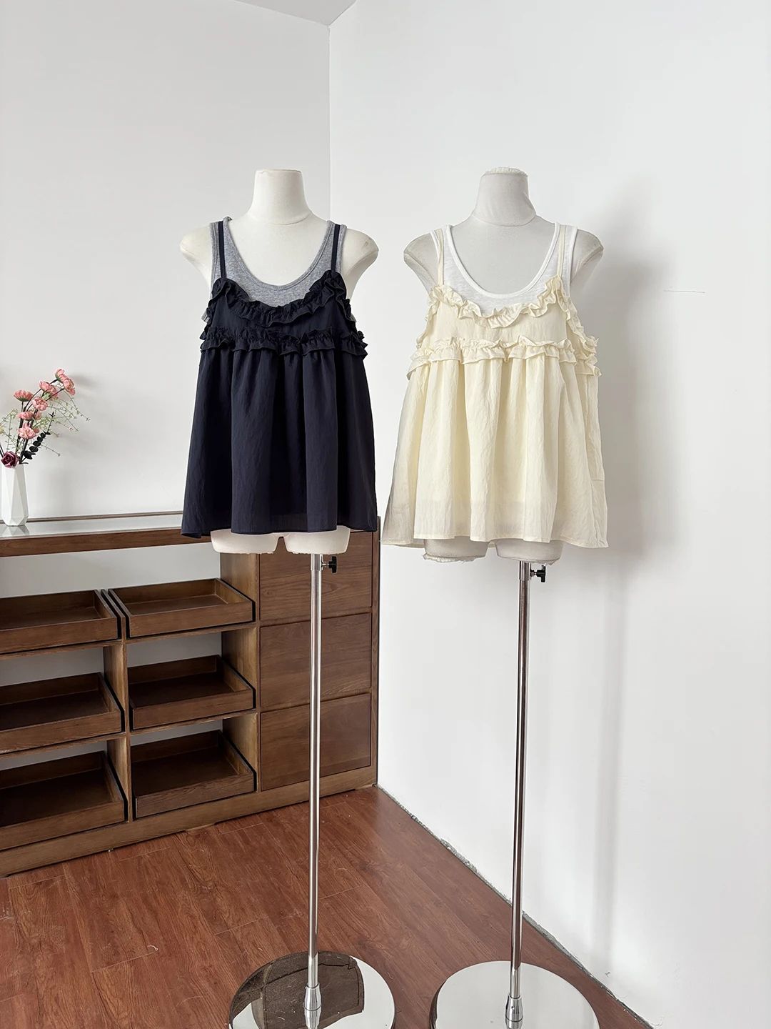Korean Style Ruffle Strap Vest Women's Summer New Design Layering Two-Piece Set Fashion Anti-Aging Women's Clothing
Korean Style Ruffle Strap Vest Women's Summer New Design Layering Two-Piece Set Fashion Anti-Aging Women's Clothing