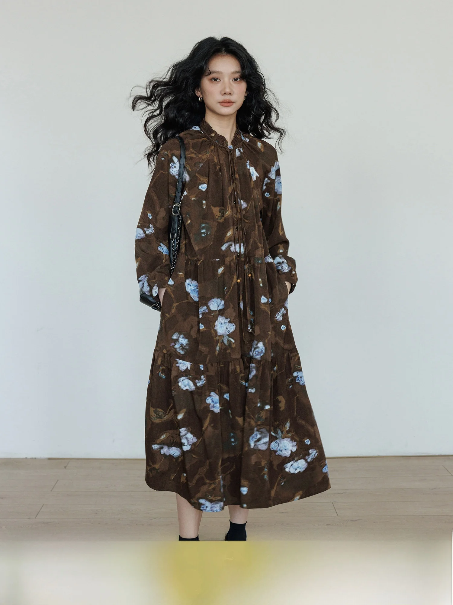 Spring Vintage Floral Print Casual Dress Women's A-Line Long Skirt Loose Fit Polyester Fiber Elastic Waist Long Sleeve City C...
Spring Vintage Floral Print Casual Dress Women's A-Line Long Skirt Loose Fit Polyester Fiber Elastic Waist Long Sleeve City C...