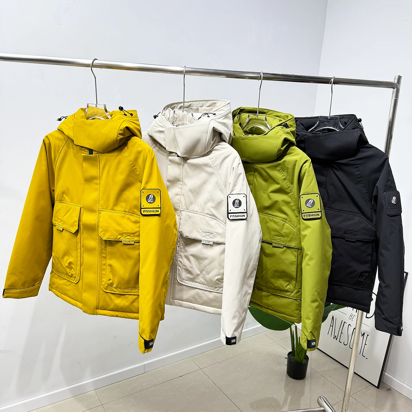 Мужская уличная пуховая куртка премиум-класса: ветрозащитная, водонепроницаемая, теплая, с длинными рукавами, белая, с наполнителем из утиного пуха, стандартный крой
Мужская уличная пуховая куртка премиум-класса: ветрозащитная, водонепроницаемая, теплая, с длинными рукавами, белая, с наполнителем из утиного пуха, стандартный крой