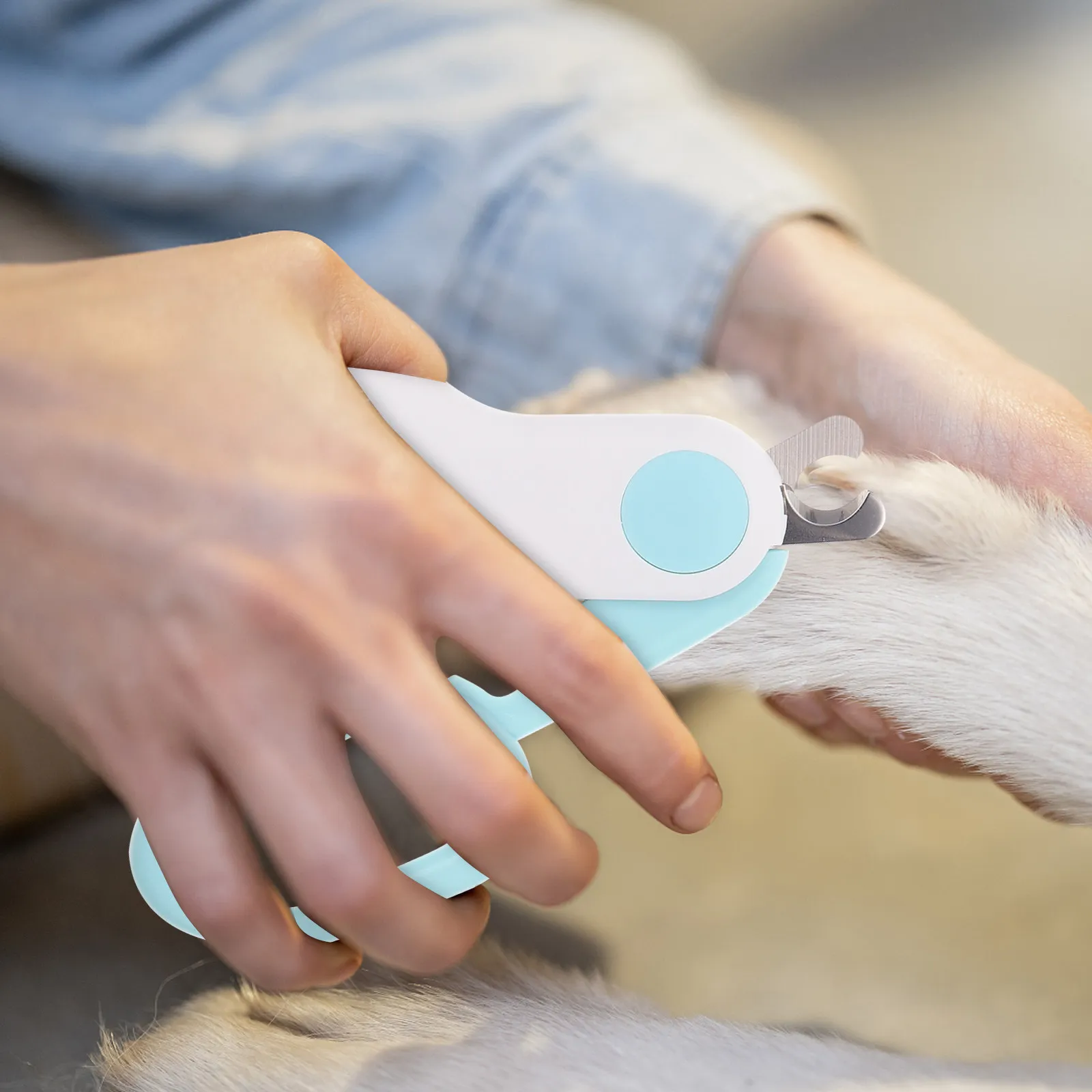 1Pcs Pet Nail Clipper LED Light ABS Material Ergonomic Design Anti-Skid Grip Dog Nail Cutter Trimmer Effort Saving
1Pcs Pet Nail Clipper LED Light ABS Material Ergonomic Design Anti-Skid Grip Dog Nail Cutter Trimmer Effort Saving