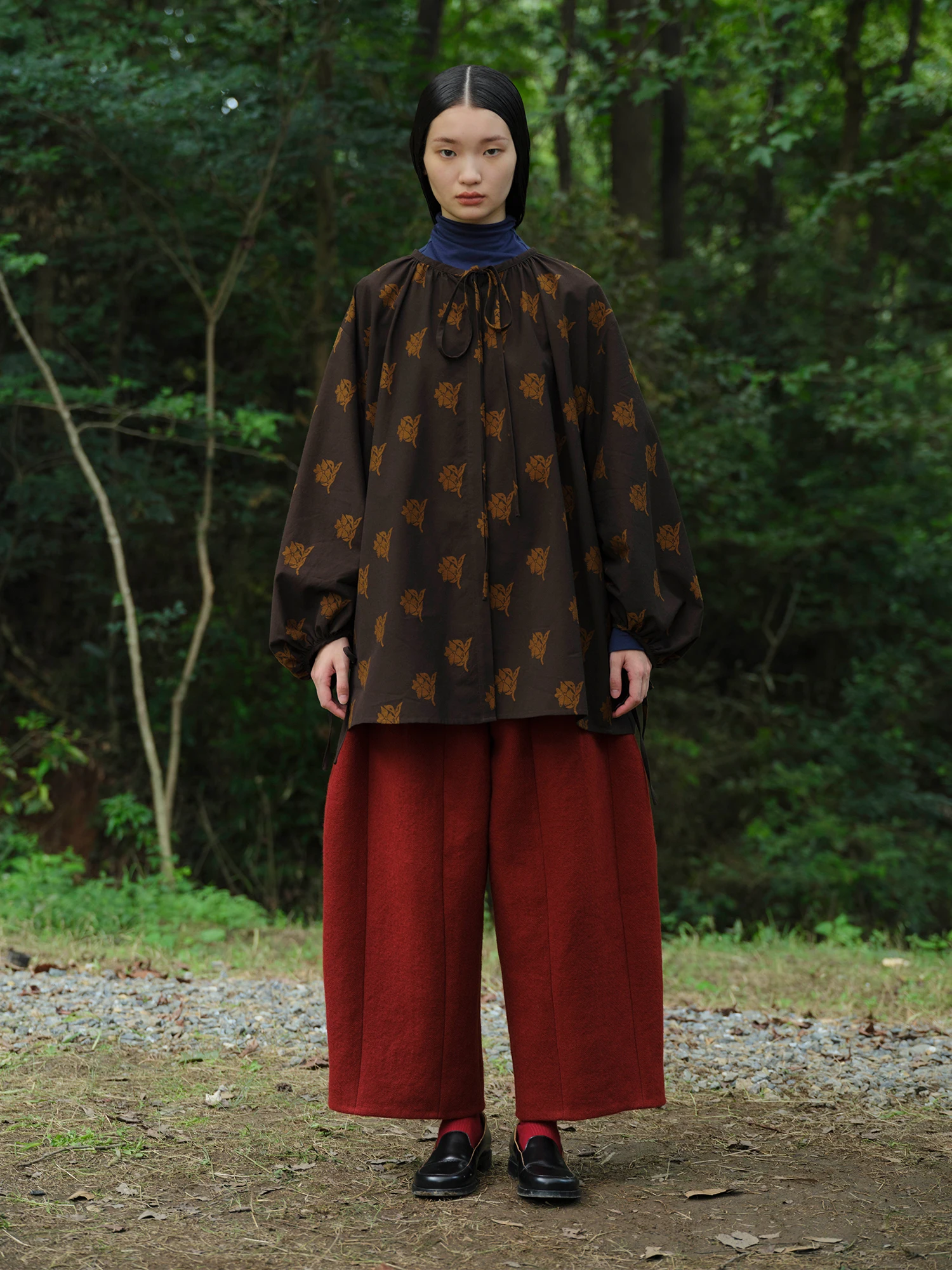 Новая женская осенняя куртка BlueDot в китайском стиле с круглым вырезом, рукавами-фонариками и вышивкой из шерсти, оригинальный дизайн, свободный крой.
Новая женская осенняя куртка BlueDot в китайском стиле с круглым вырезом, рукавами-фонариками и вышивкой из шерсти, оригинальный дизайн, свободный крой.